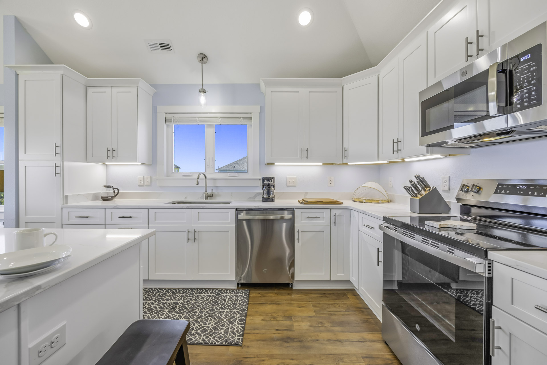 Surf Or Sound Realty 1237 Bella Salvo Kitchen 4