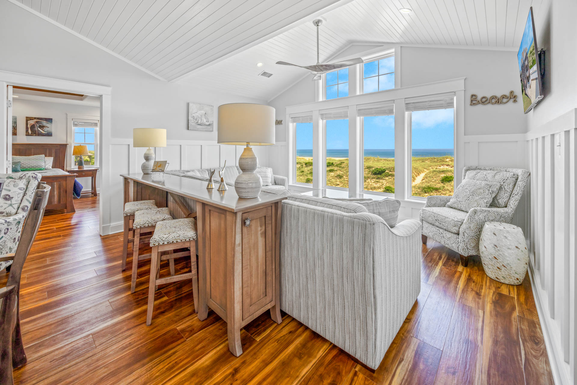 Surf Or Sound Realty 990 Dawn Treader Great Room 1