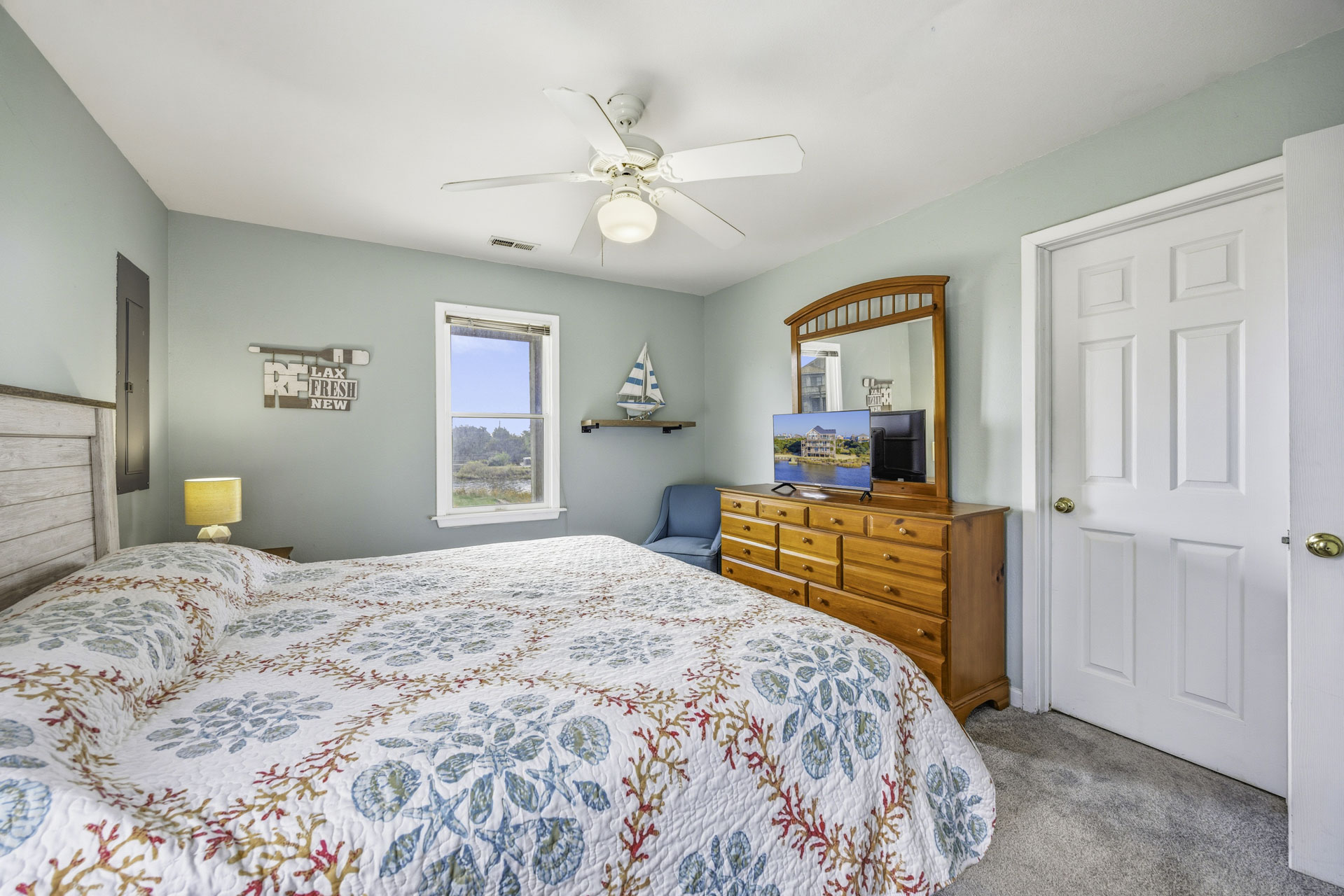 Surf Or Sound Realty 260 Gone With The Wind Bedroom 5 2