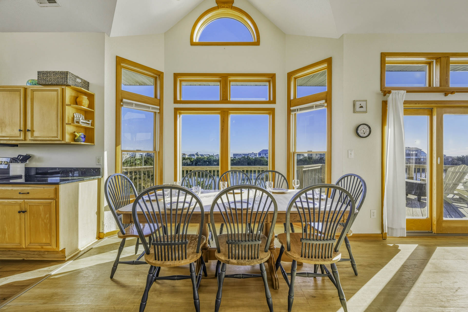 Surf Or Sound Realty 336 Kokomo Dining Area 2