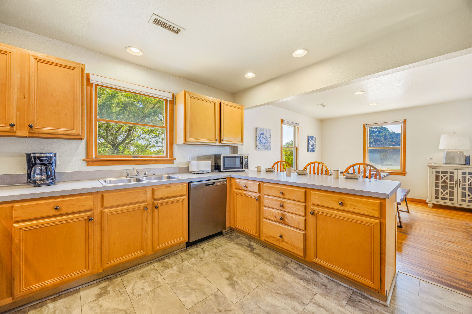 Surf Or Sound Realty 171 Boreas Kitchen 2