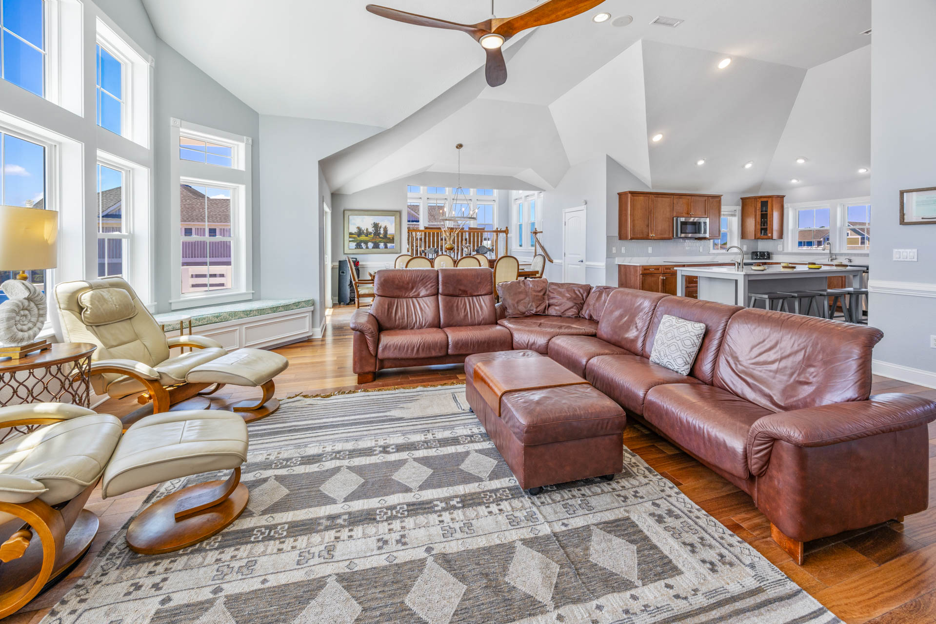 Surf Or Sound Realty 685 Shooting Star Great Room 3