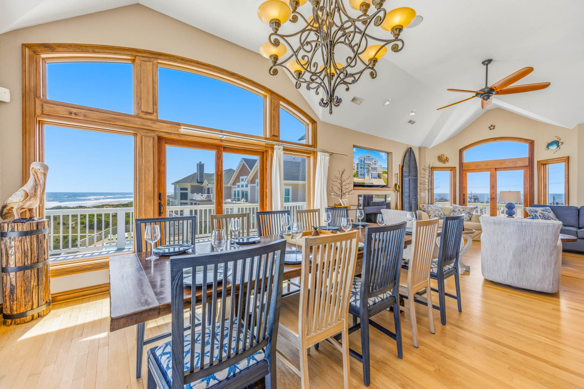 Surf Or Sound Realty 1248 Worth The Wait Dining Area 4