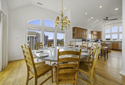 Surf Or Sound Realty 1151 Sunsational Dining Area 2