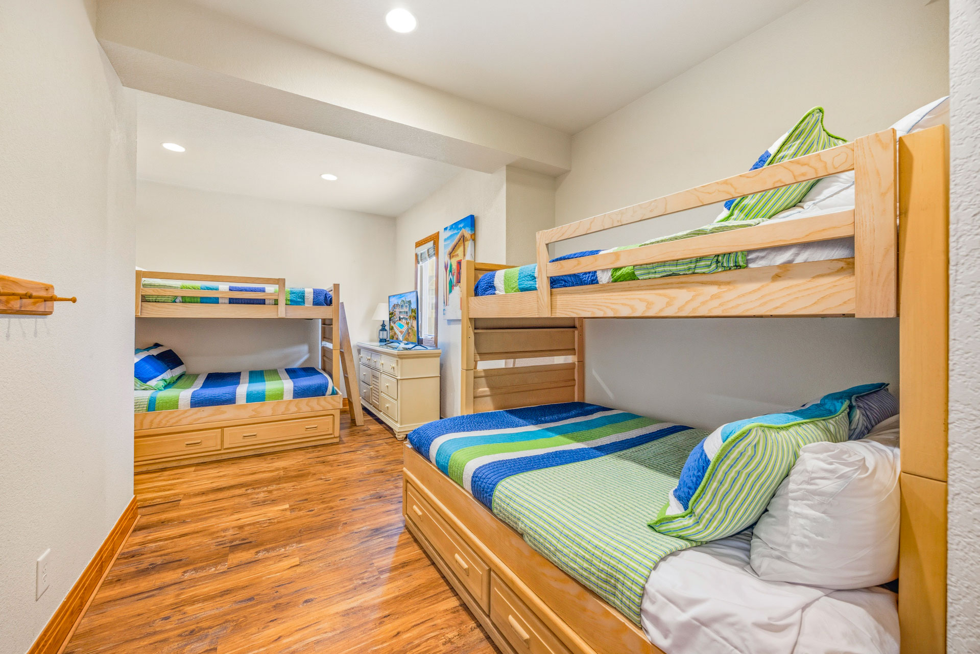 Surf Or Sound Realty 1126 Splash Landing Bedroom 6 1