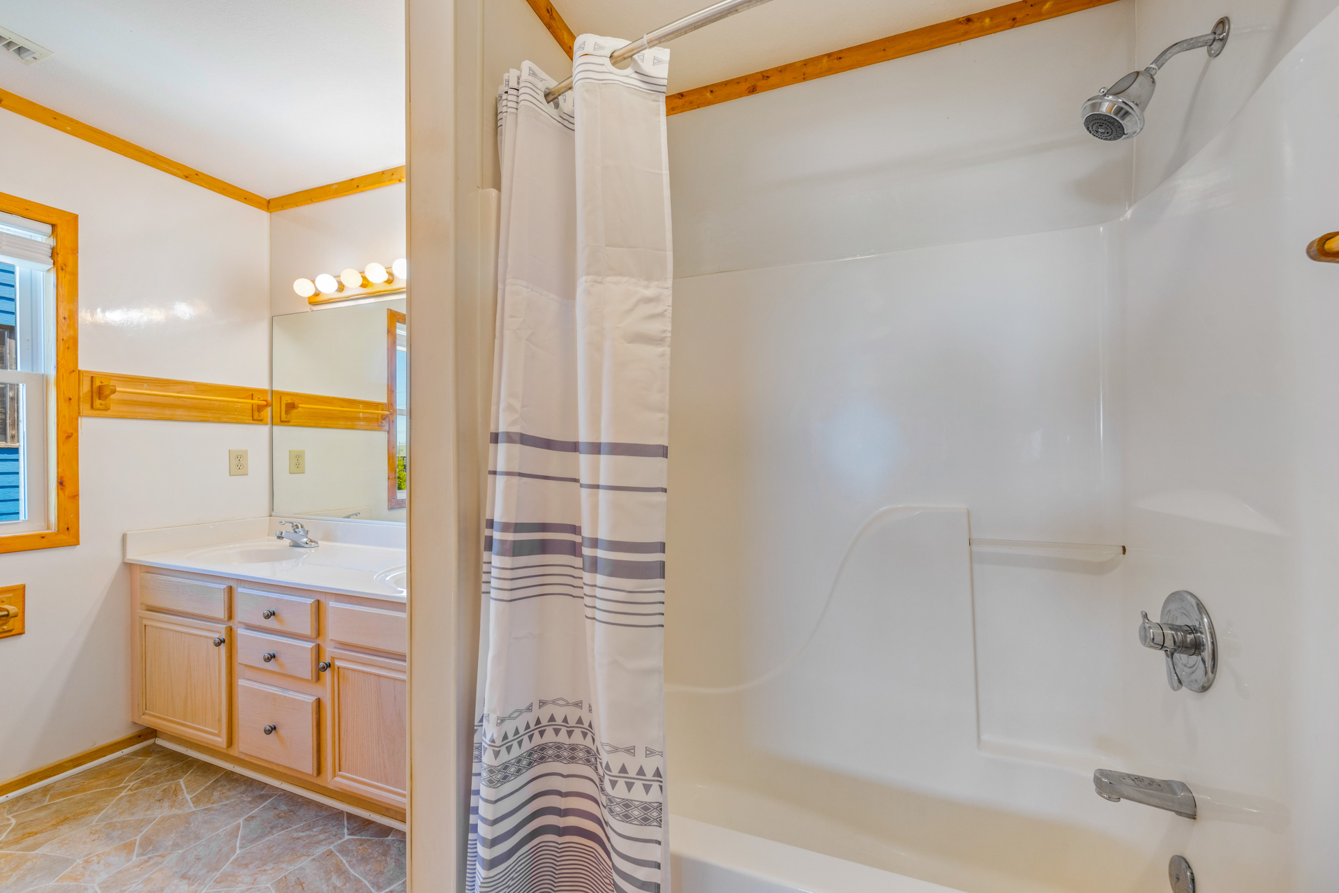 Surf Or Sound Realty 1144 The Sandy House Bedroom 2 3