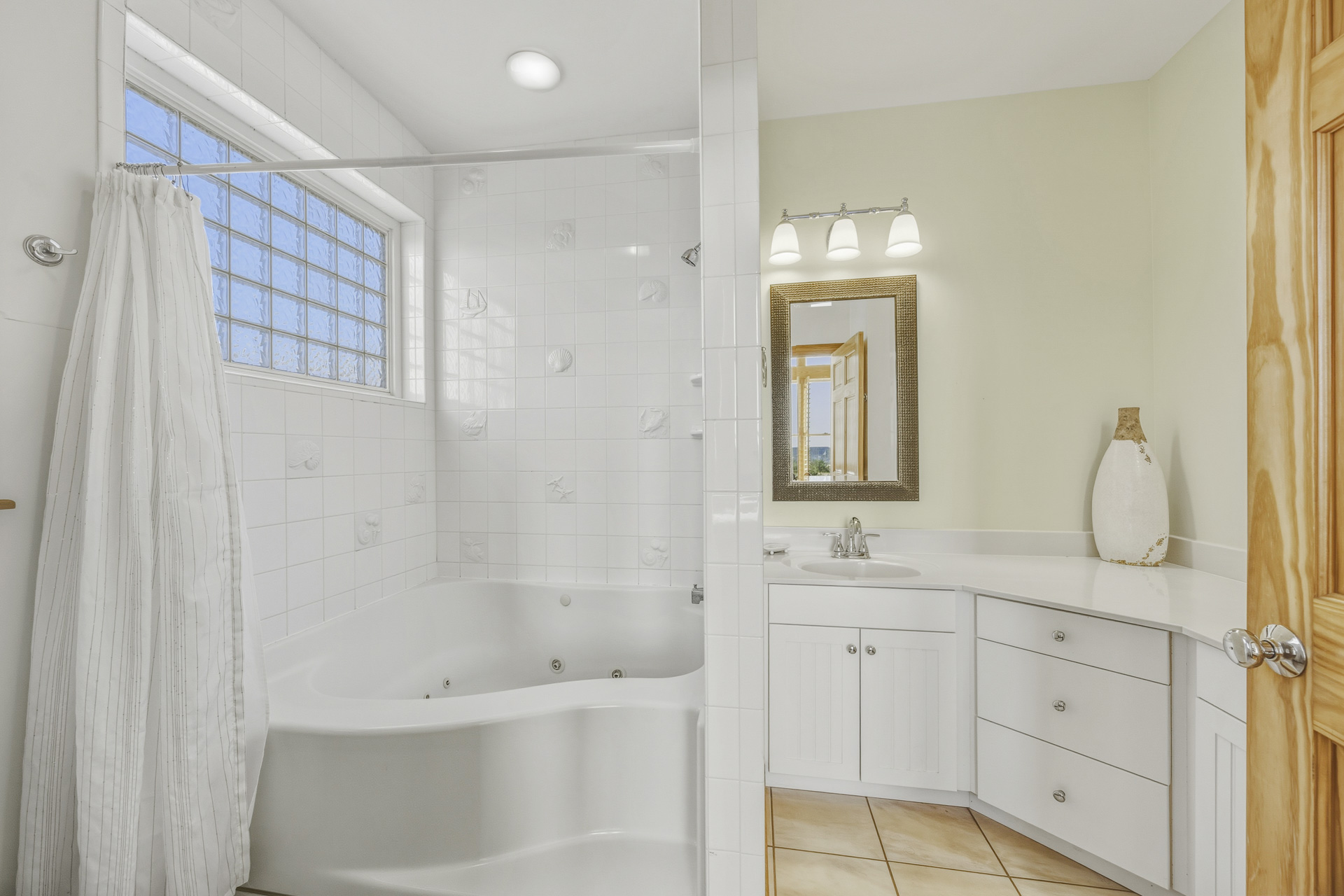 Surf Or Sound Realty 270 Seagate Station Bedroom 1 3