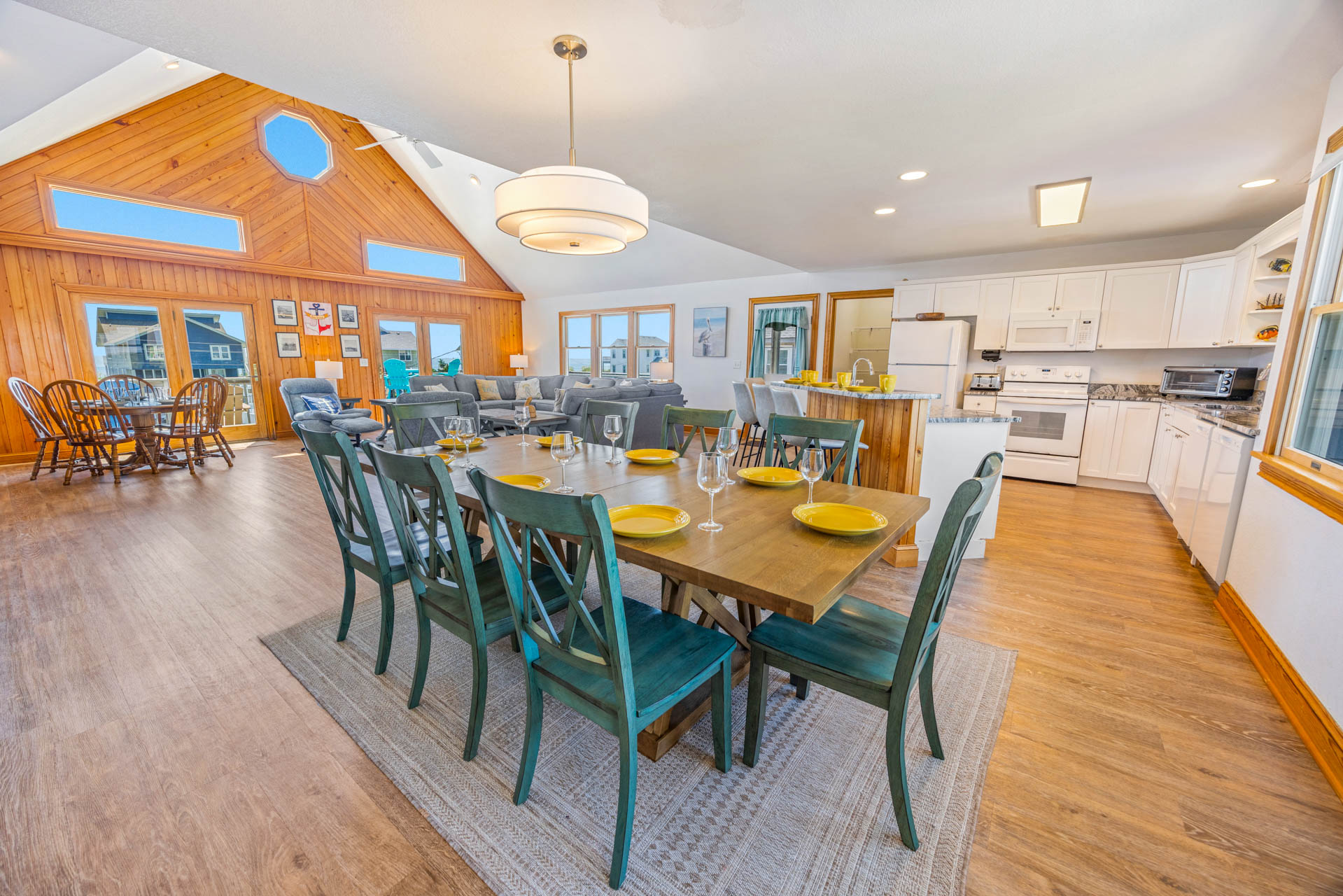 Surf Or Sound Realty 1129 Sea Queen Dining Area 3