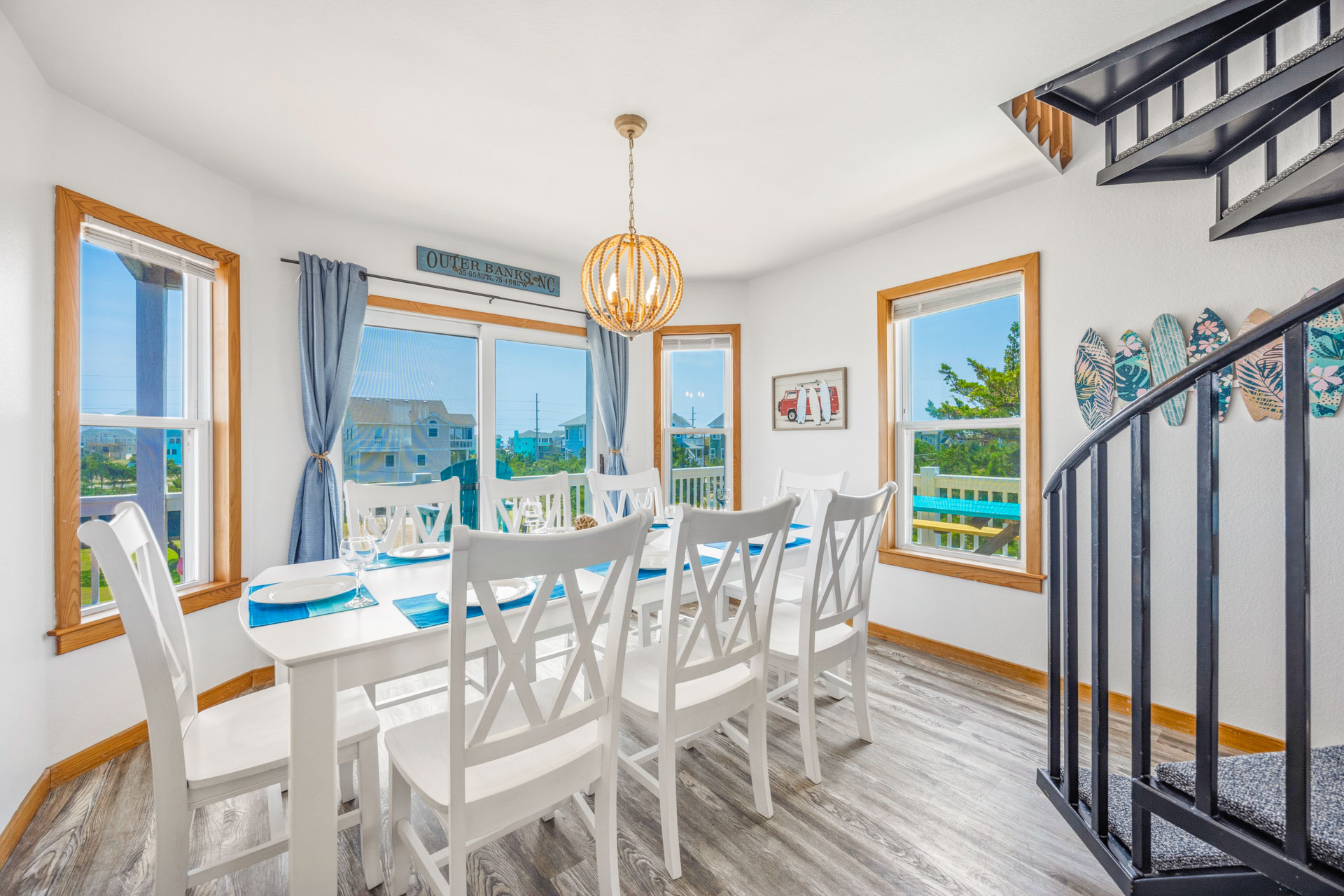 Surf Or Sound Realty 947 Creative Image Dining Area 1