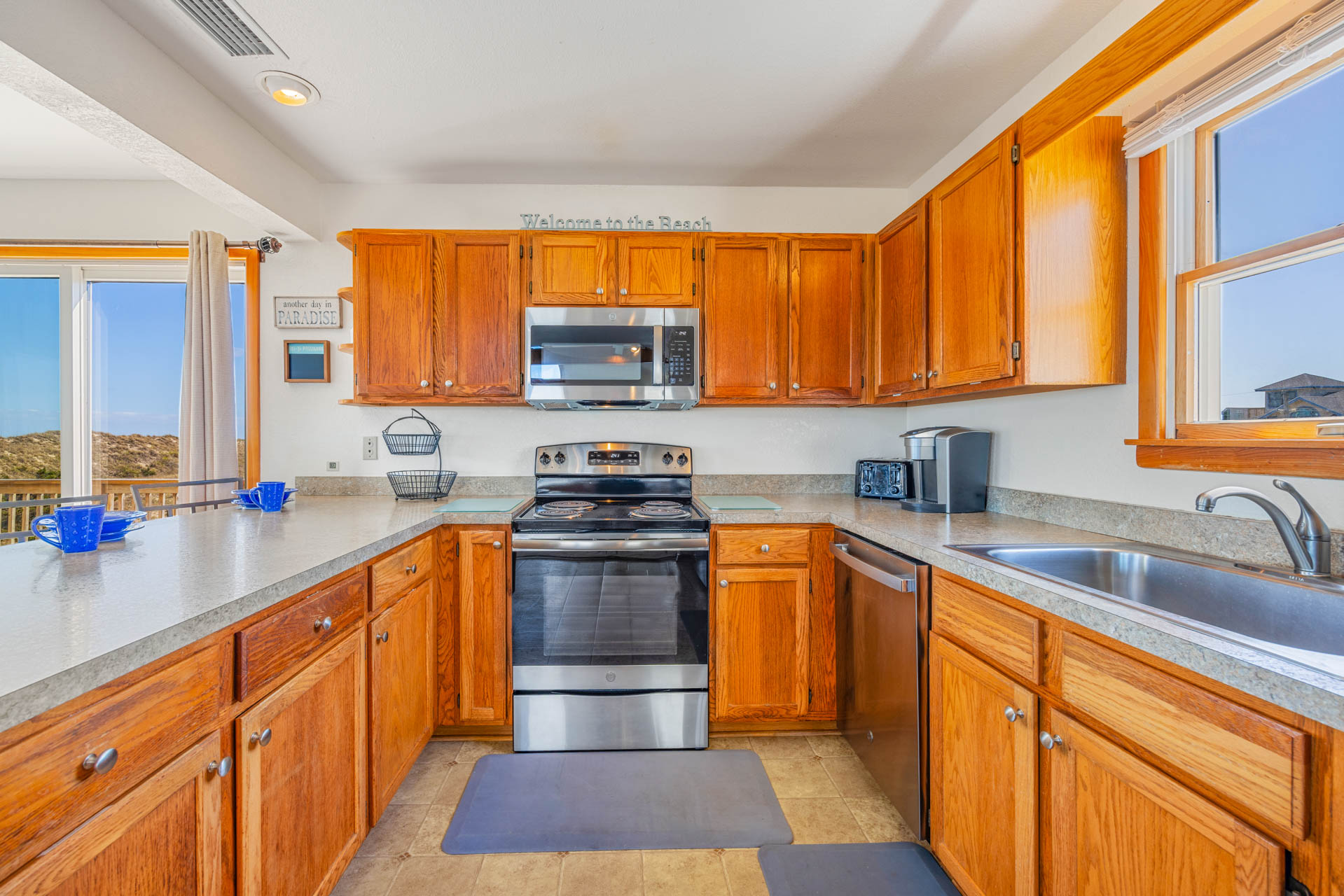 Surf Or Sound Realty 1066 Waves Goodbye Kitchen 3