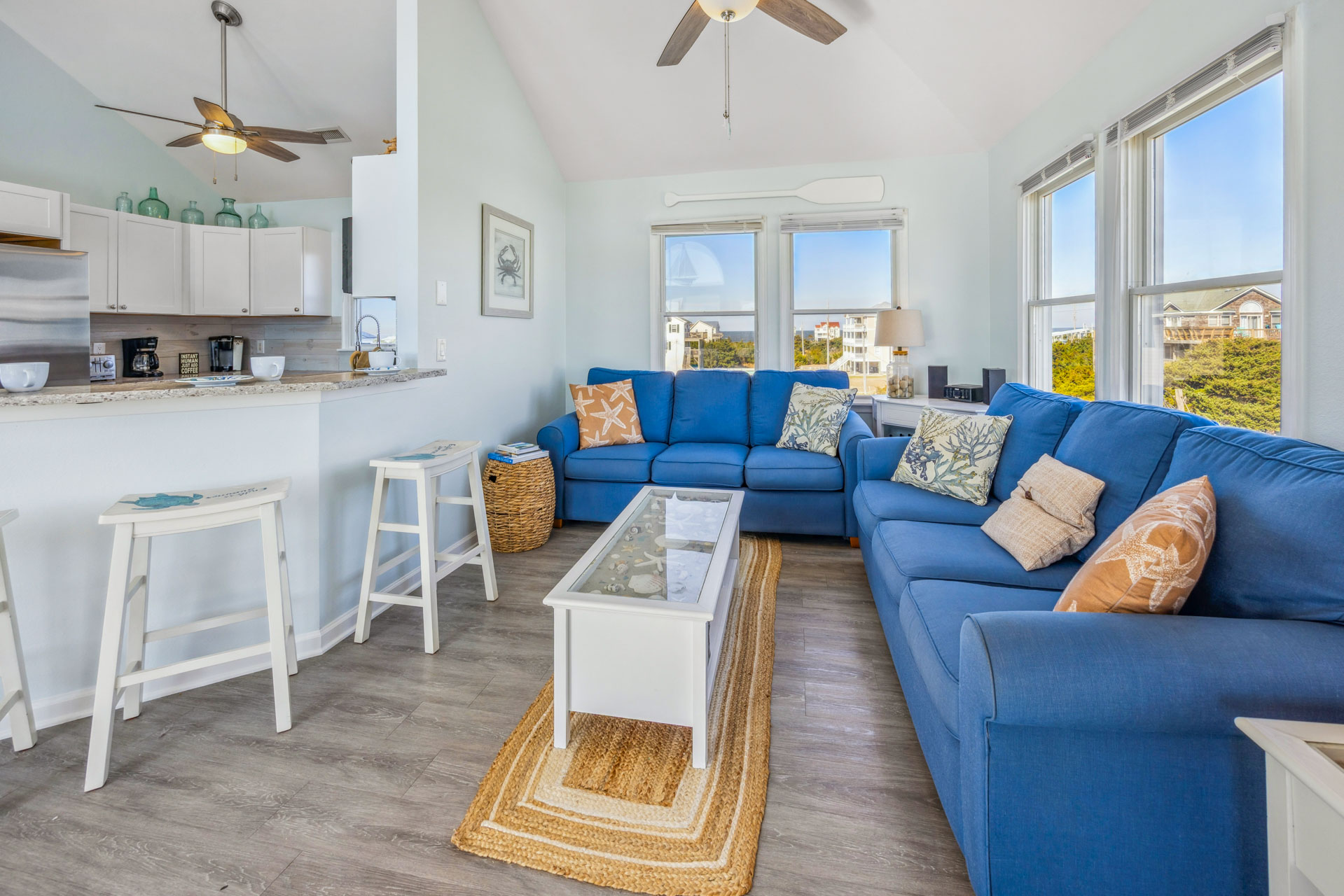Surf Or Sound Realty 262 Endless Summer Great Room 2