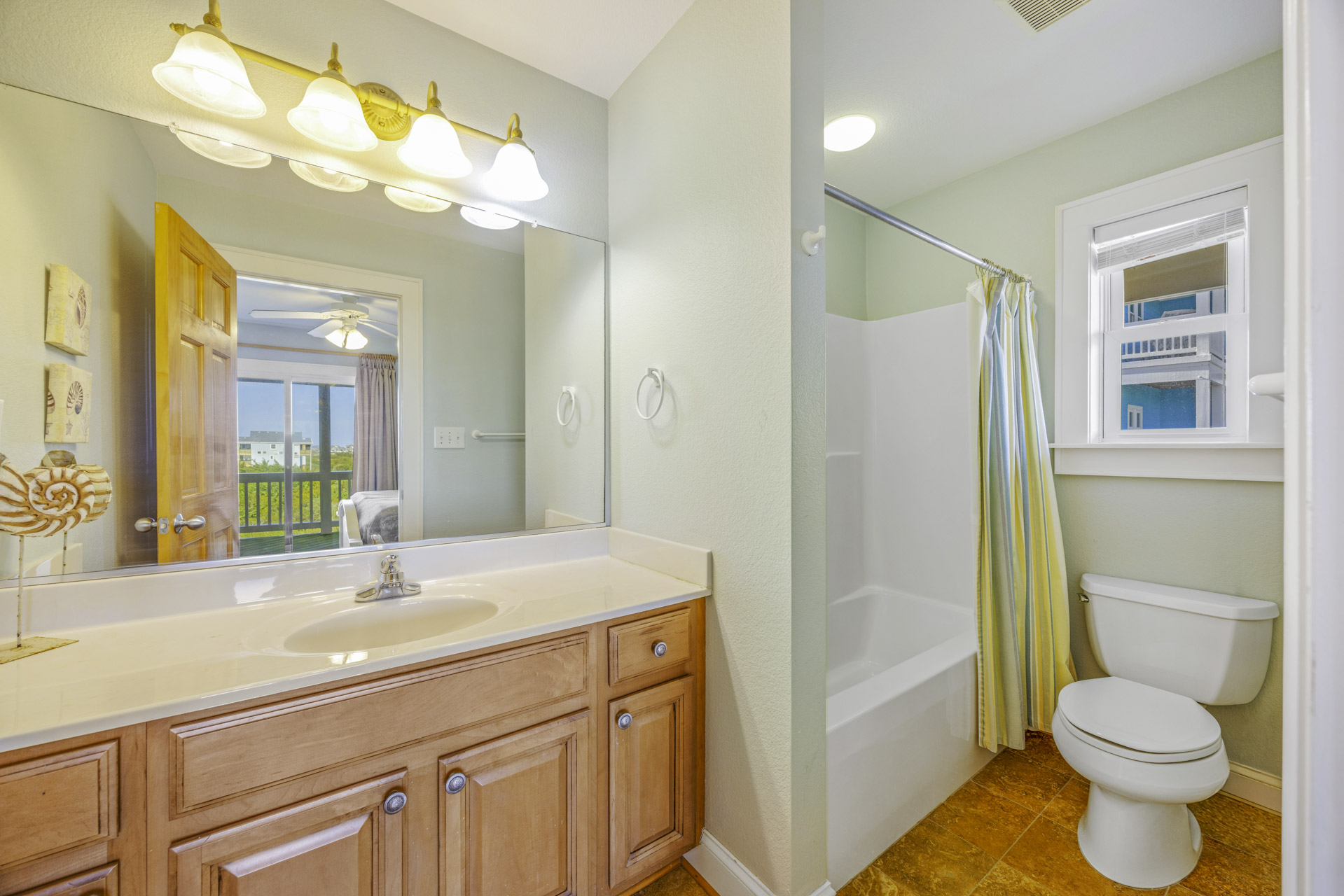 Surf Or Sound Realty 499 Jamaican Me Happy Bedroom 3 3