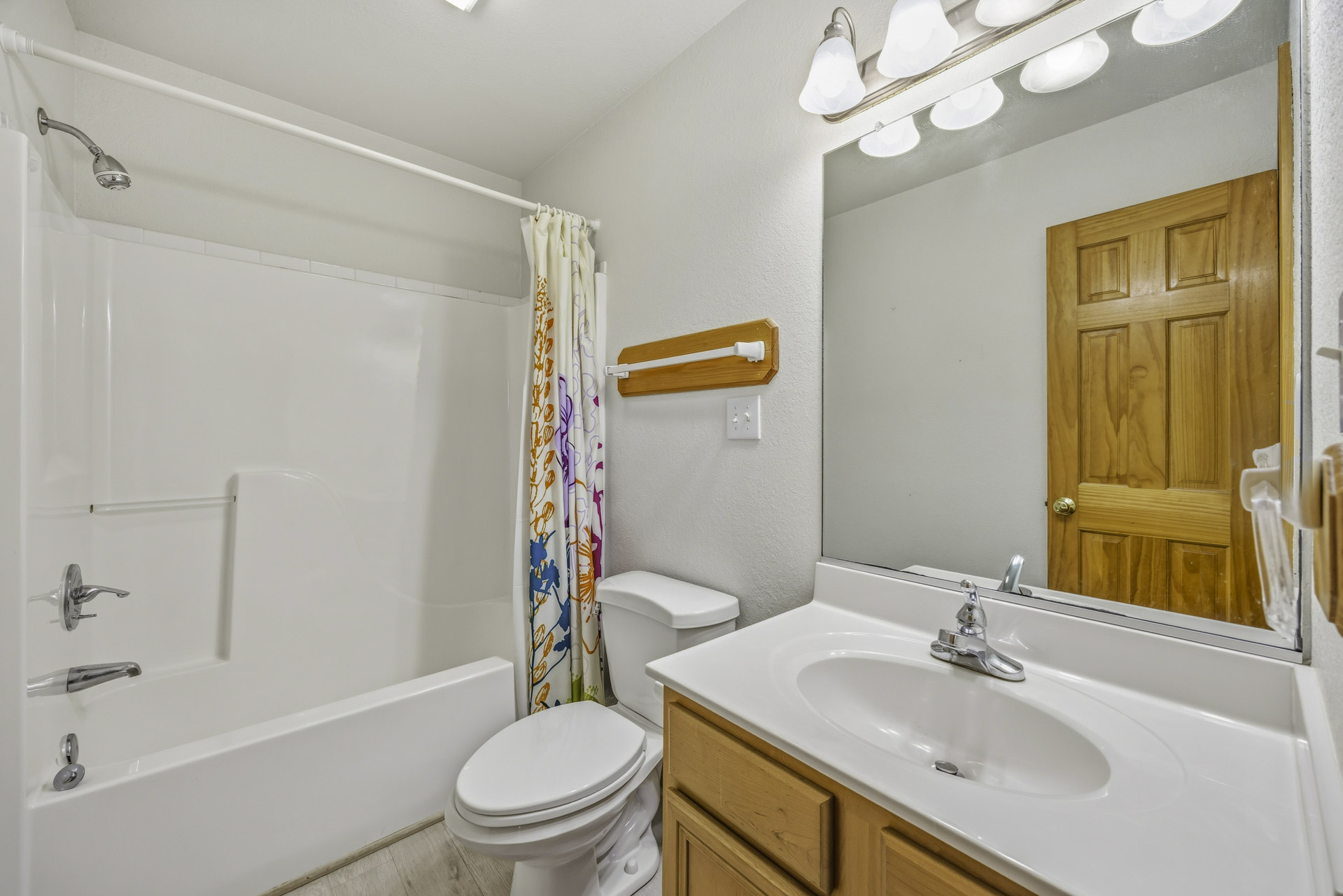 Surf Or Sound Realty 201 Blue Waves Bedroom 2 3