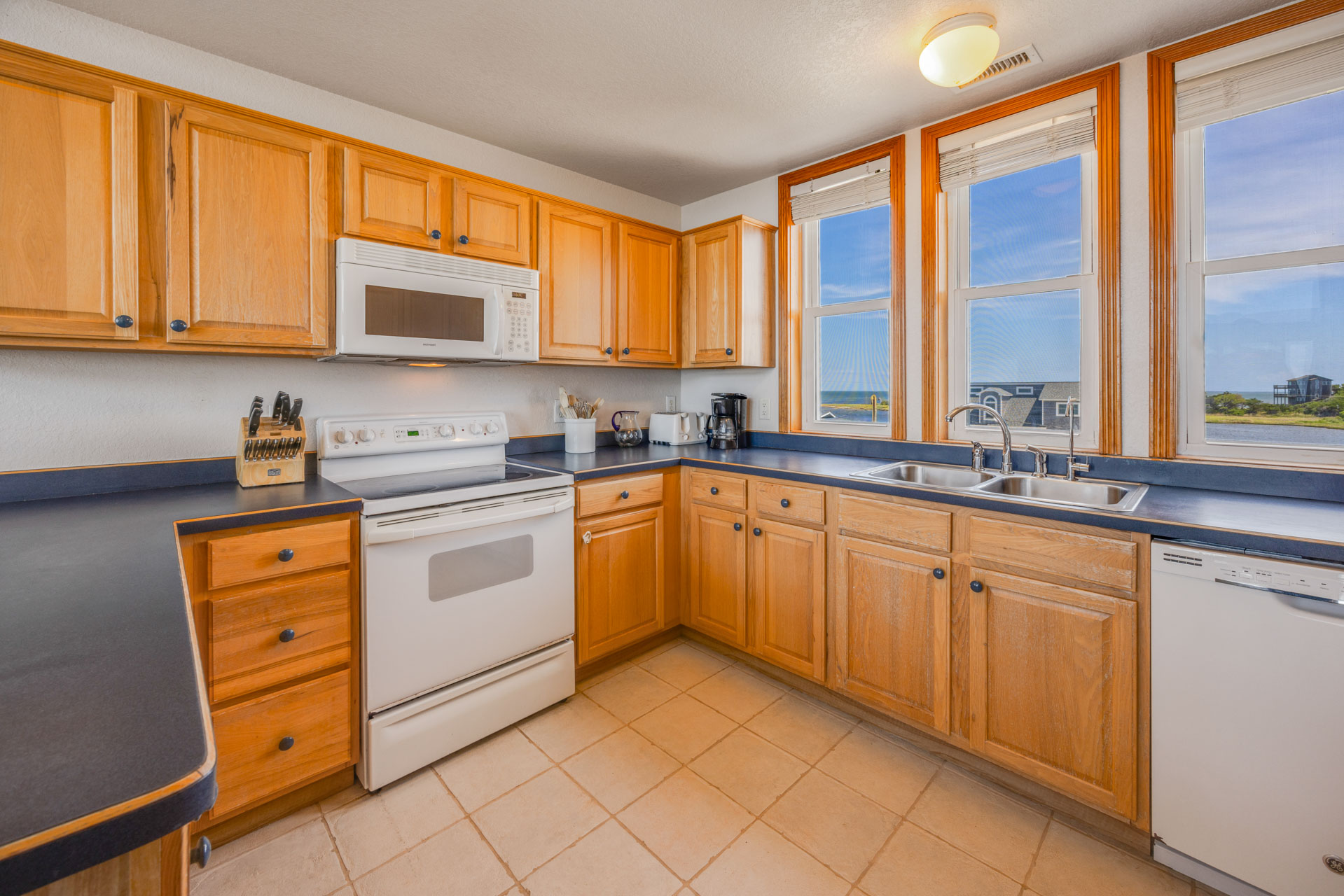 Surf Or Sound Realty 1211 Frisco's Watch Kitchen 2