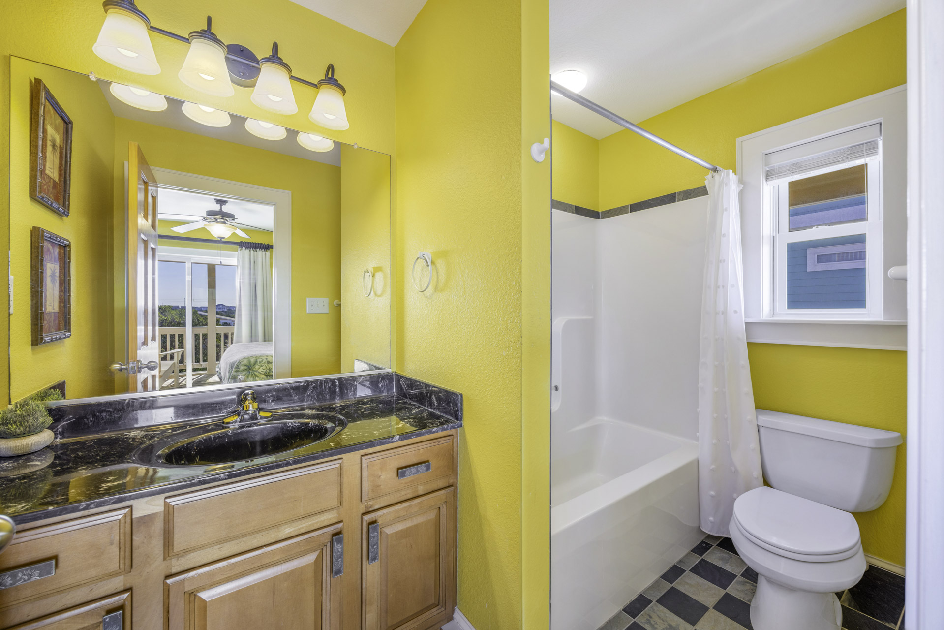 Surf Or Sound Realty 499 Jamaican Me Happy Bedroom 5 3