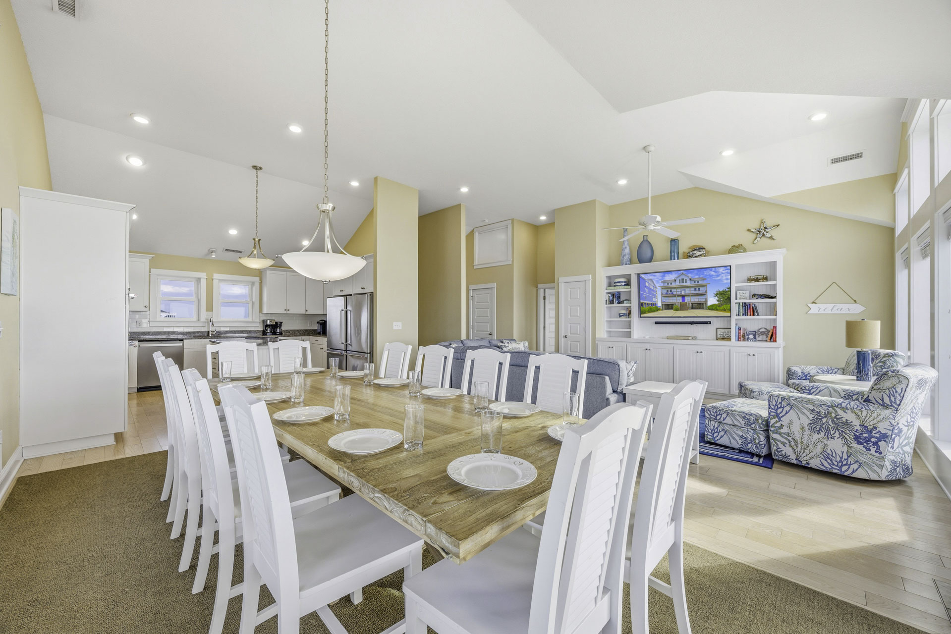 Surf Or Sound Realty 962 Blown Away Dining Area 2