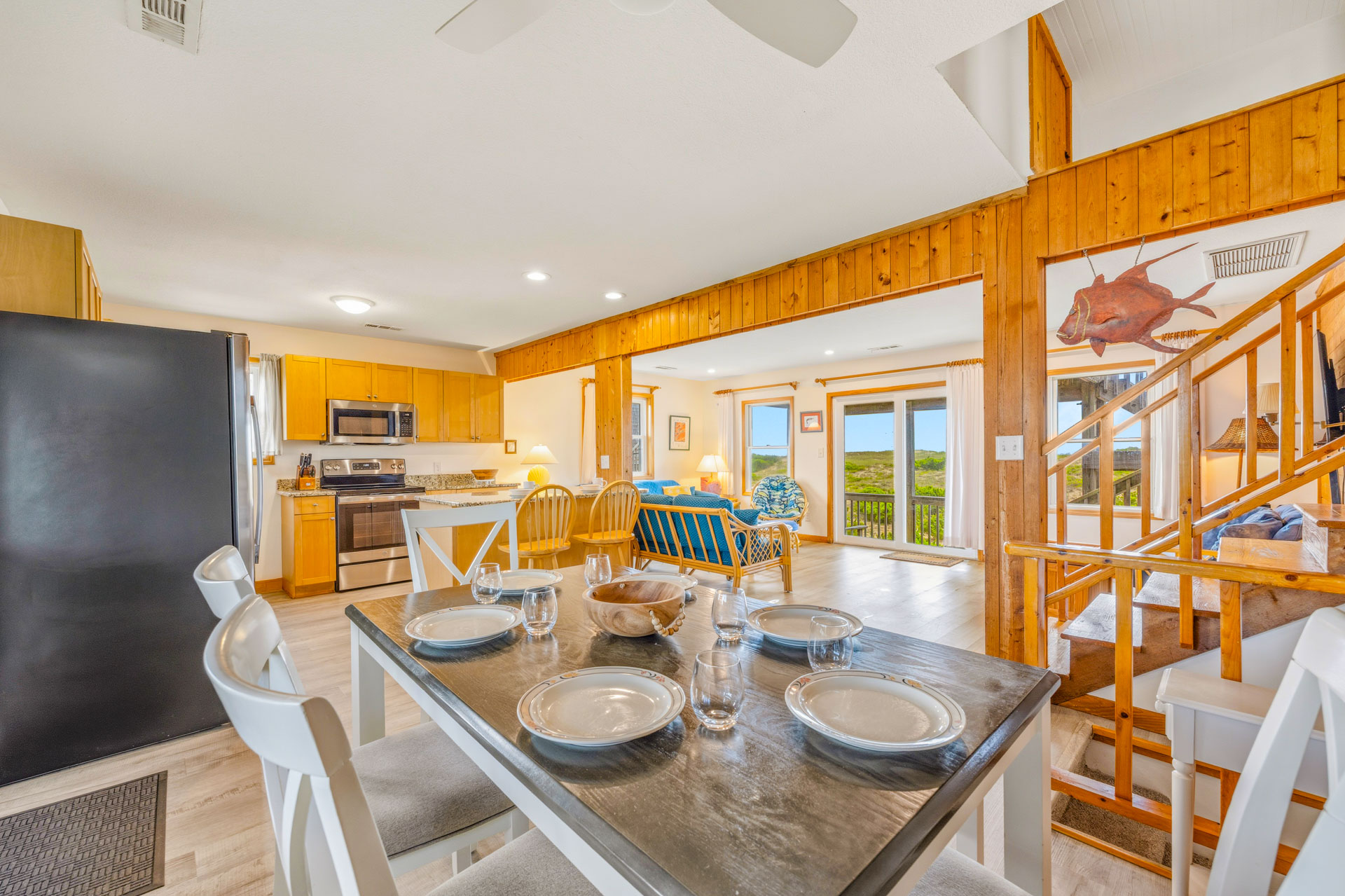 Surf Or Sound Realty 436 Ocean Lady Dining Area 2