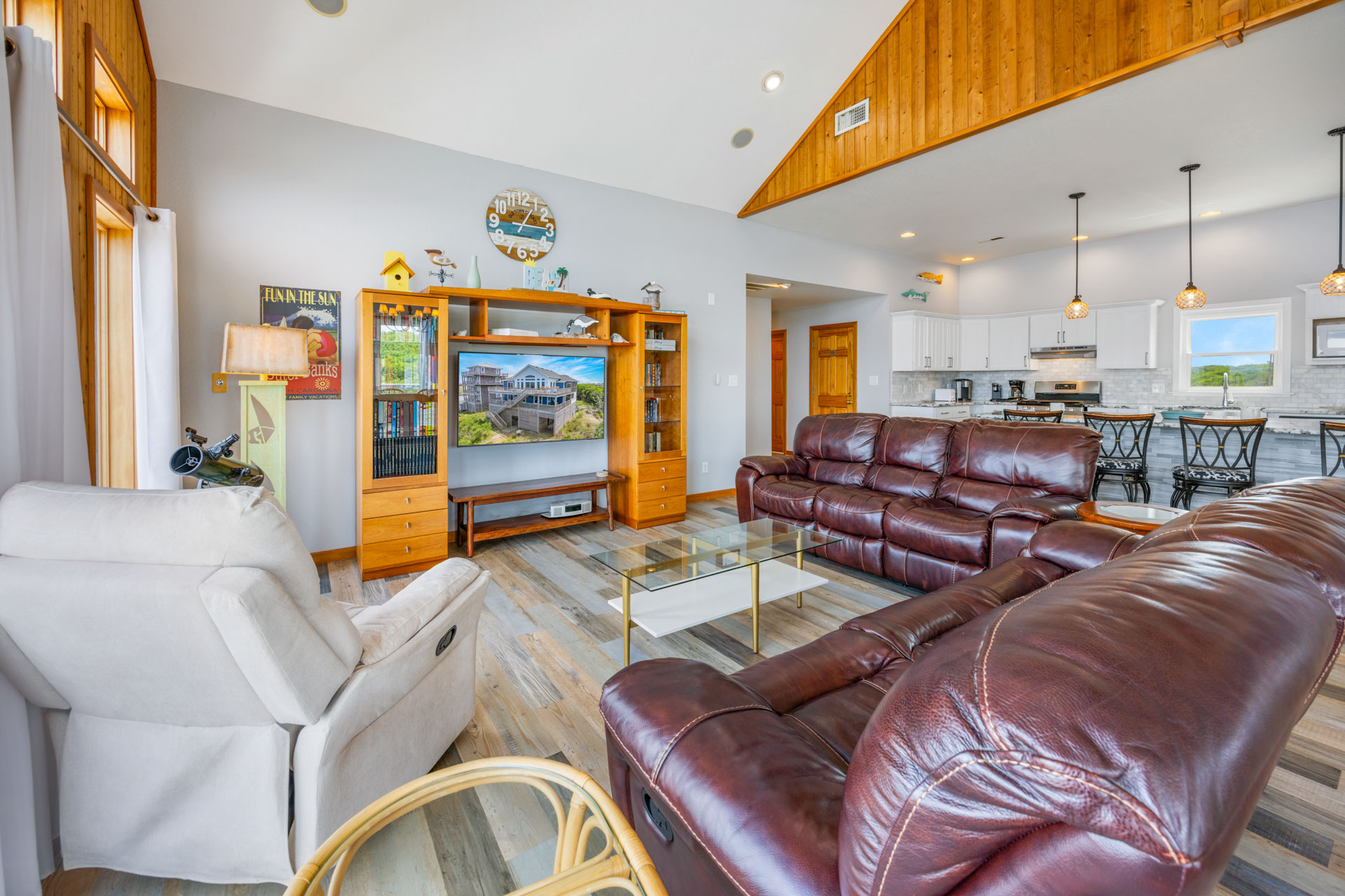 Surf Or Sound Realty 235 Sounds Good Great Room 2