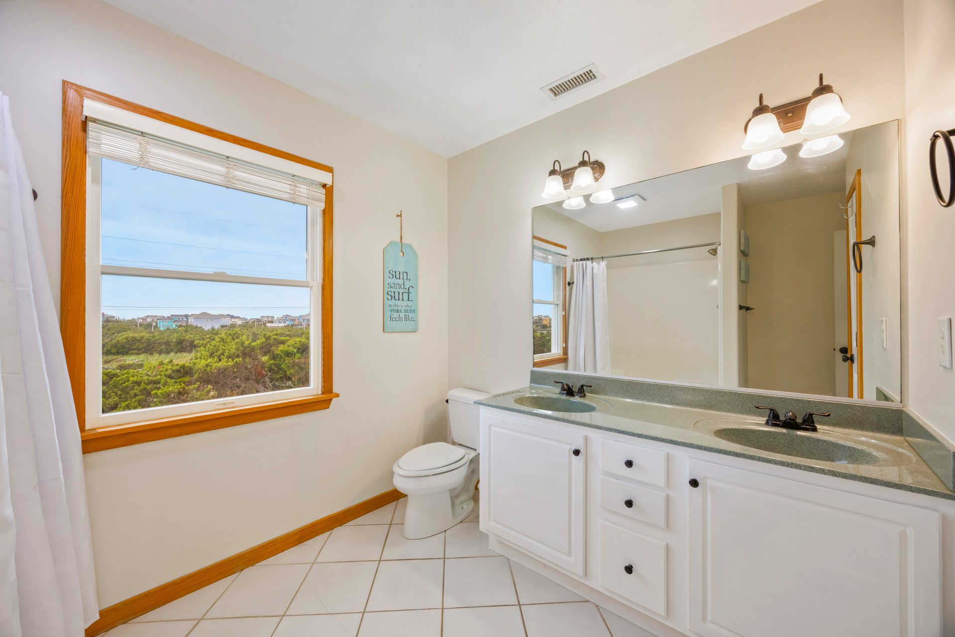 Surf Or Sound Realty 1250 Carolina Pearl Bedroom 1 3