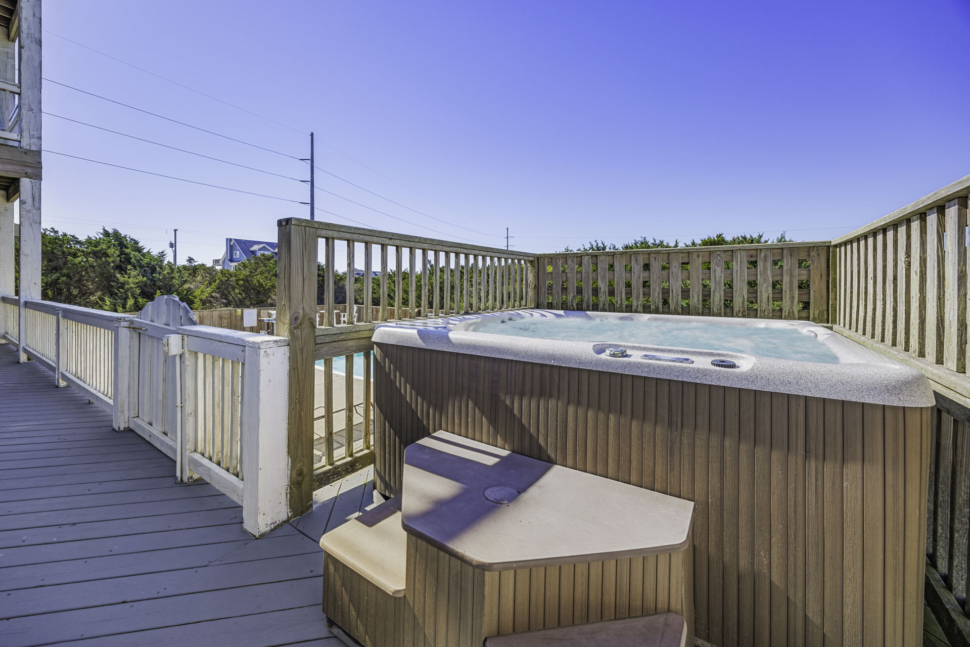 Surf Or Sound Realty 584 Skipper's Gig Hot Tub