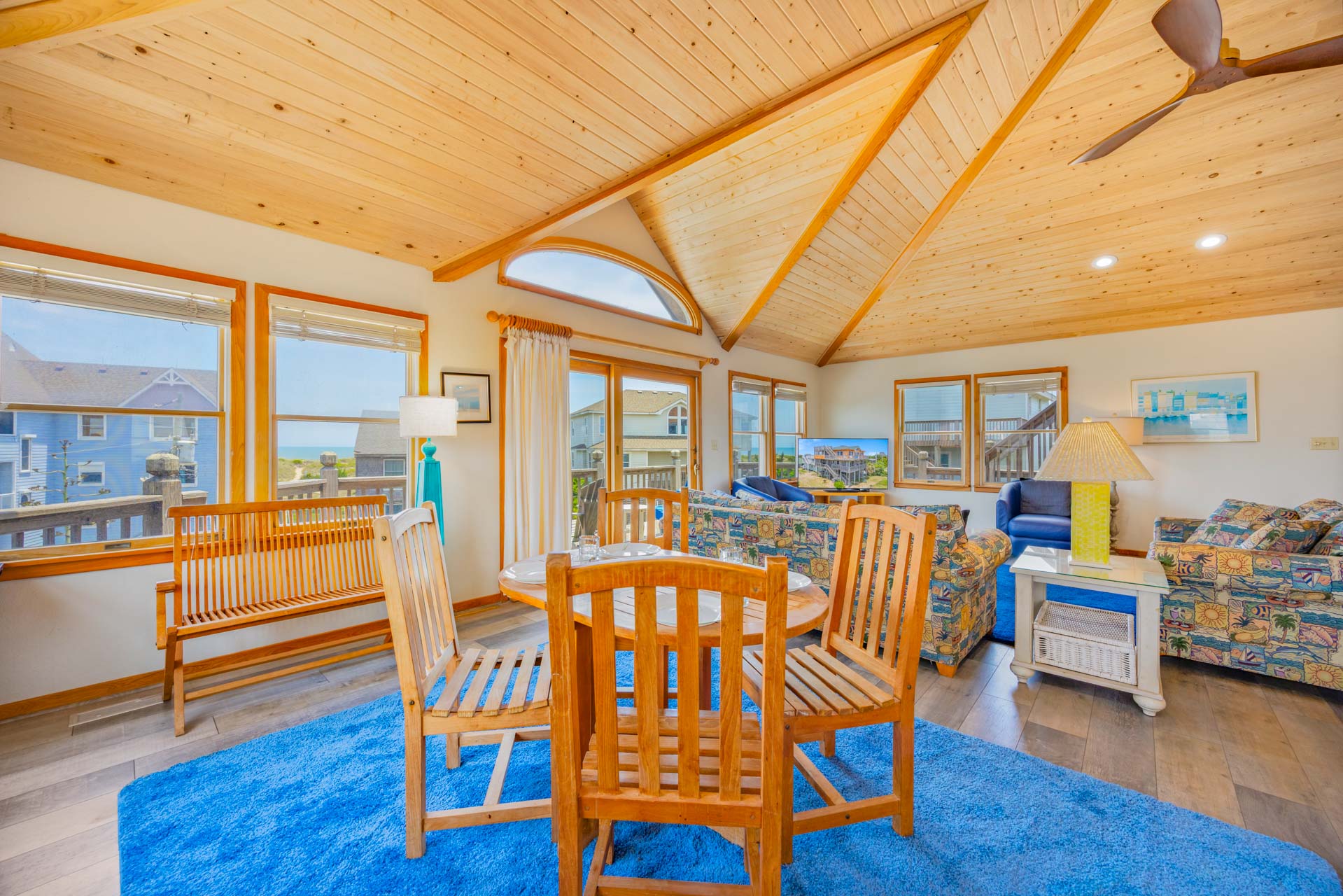 Surf Or Sound Realty 168 Sea N Blue Dining Area 2