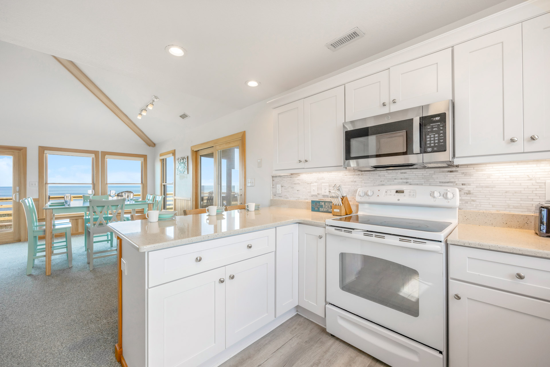 Surf Or Sound Realty 191 Windsurfer Kitchen 3