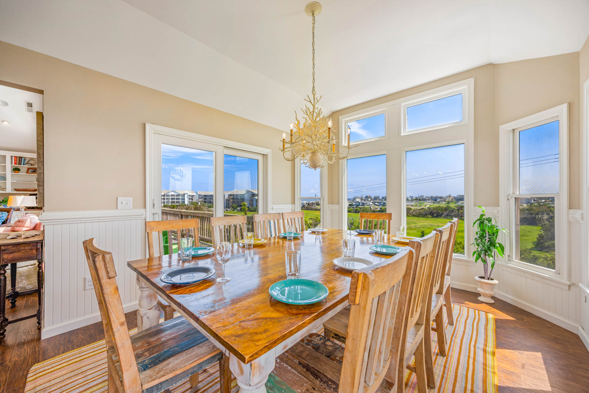 Surf Or Sound Realty 734 Hi View Dining Area 2