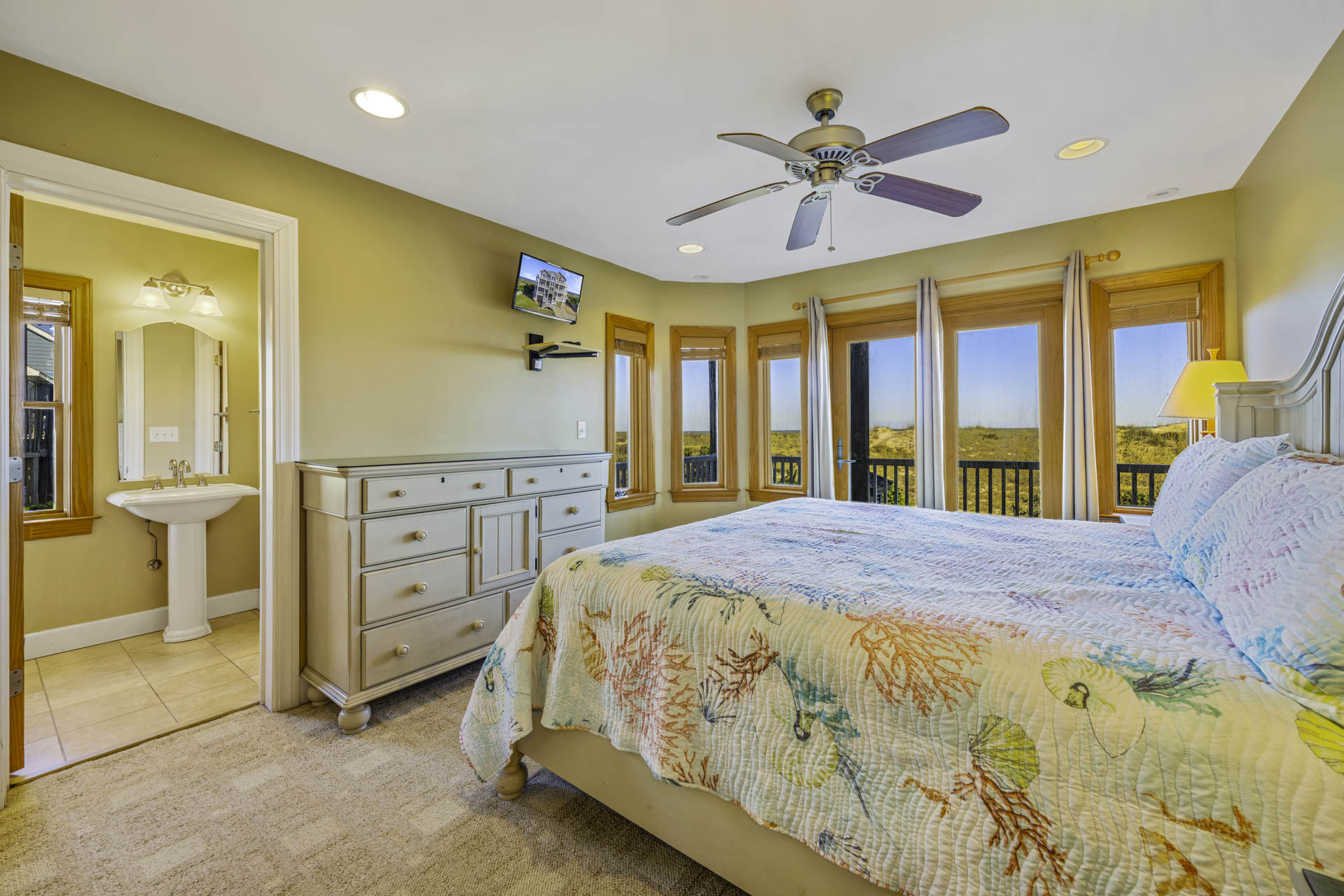 Surf Or Sound Realty 679 Sea Glass Bedroom 4 1