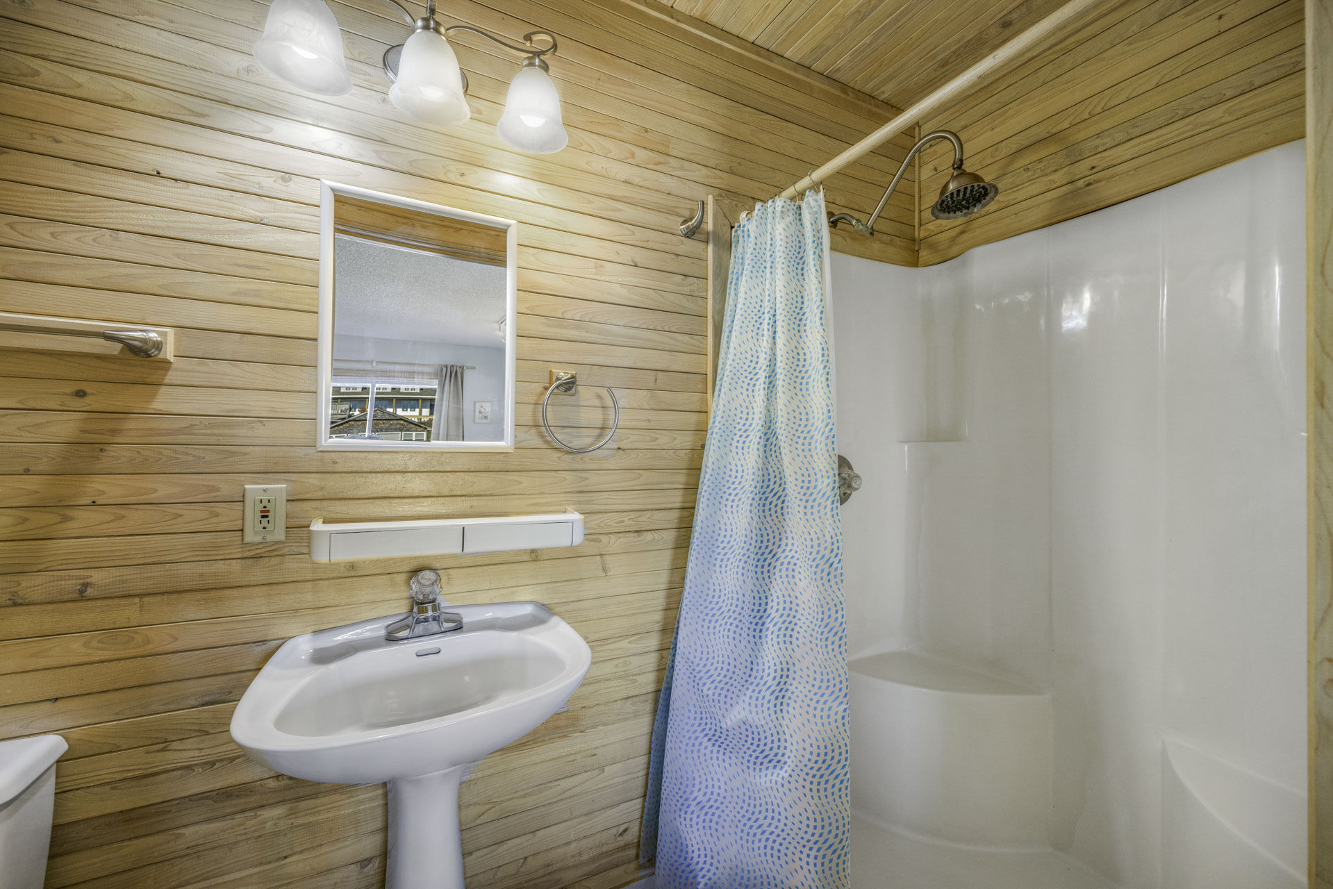 Surf Or Sound Realty 113 Sea Biscuit Bedroom 2 3