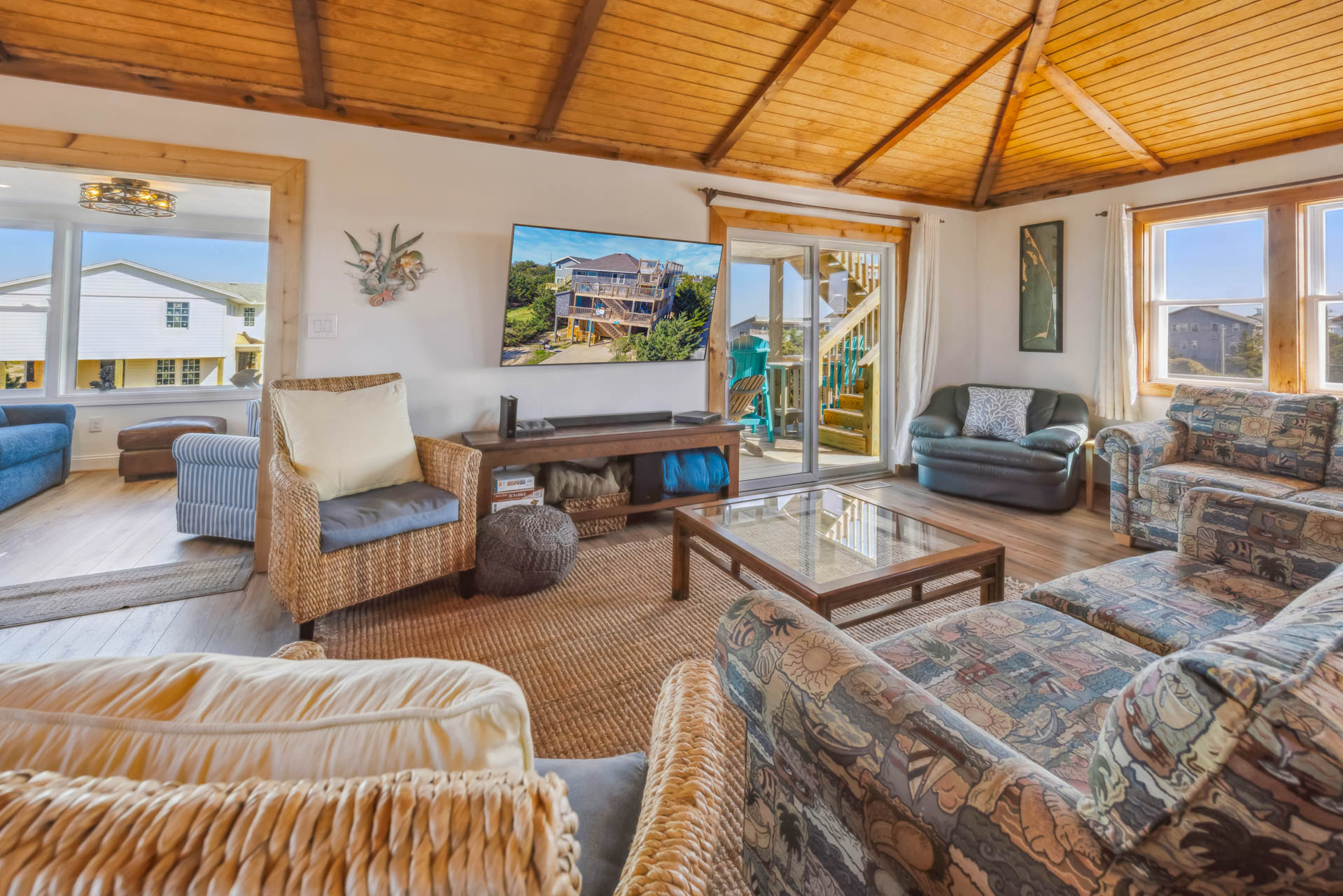 Surf Or Sound Realty 1119 Beach Jam'n Great Room 4