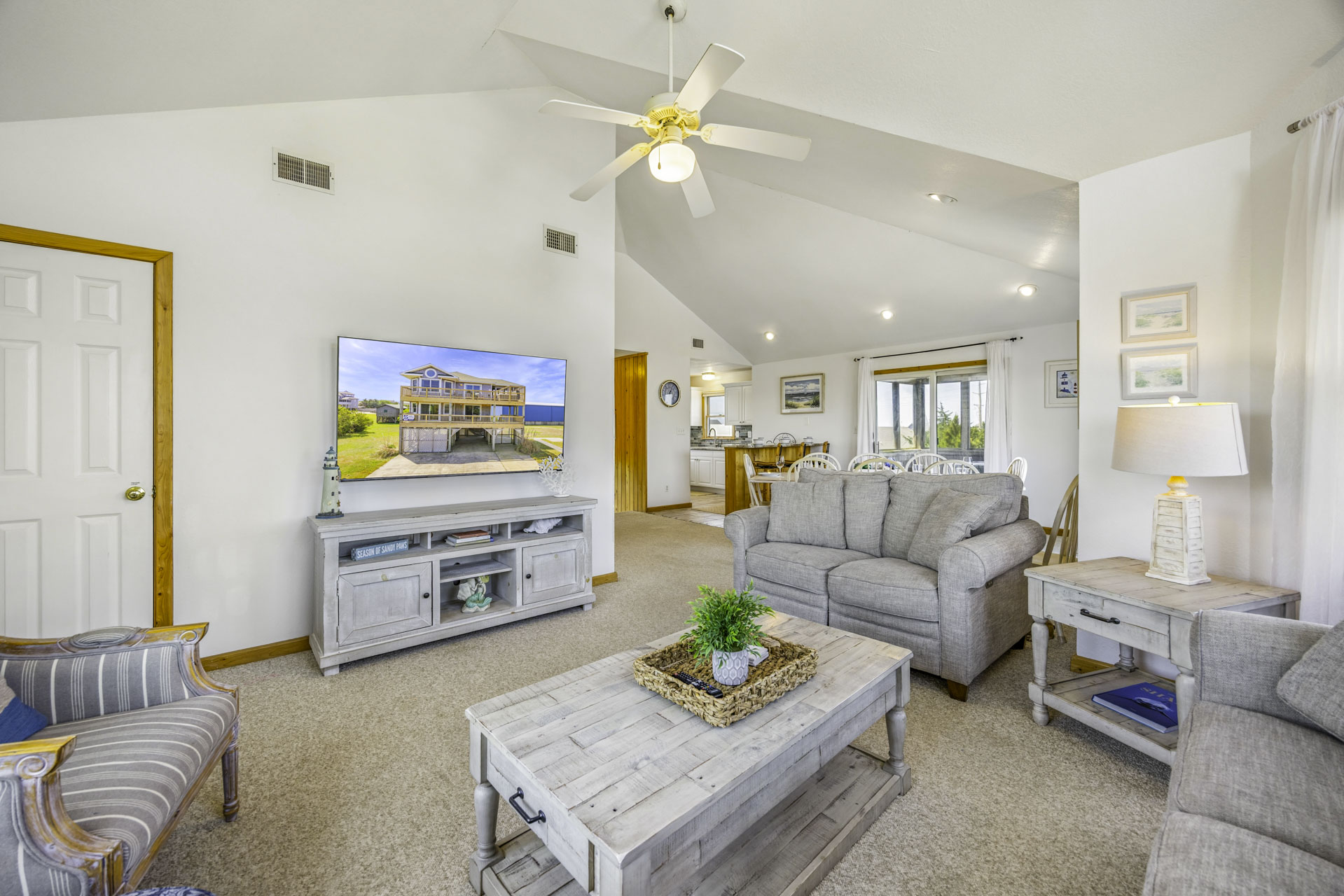 Surf Or Sound Realty 1244 Lokey Livin Great Room 4