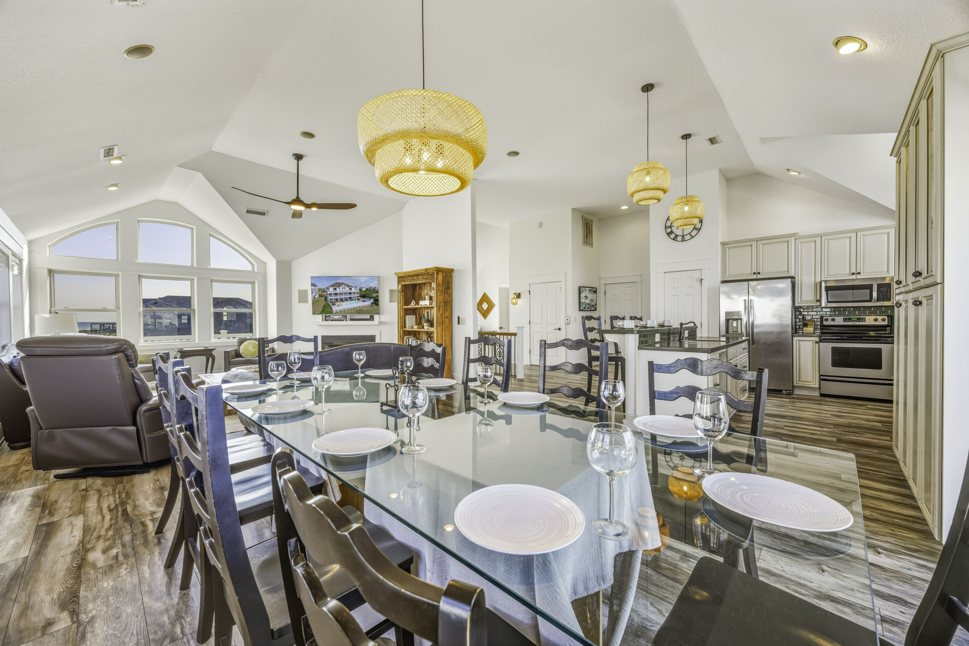 Surf Or Sound Realty 1156 Lemonade Dining Area 3