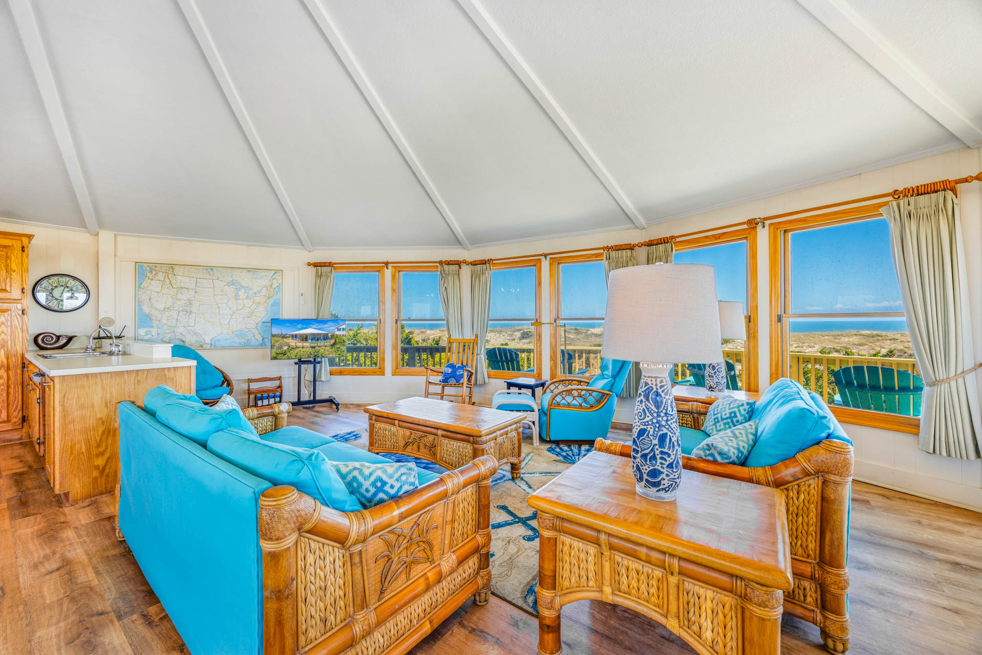 Surf Or Sound Realty 914 Cottage On The Dune Great Room 1