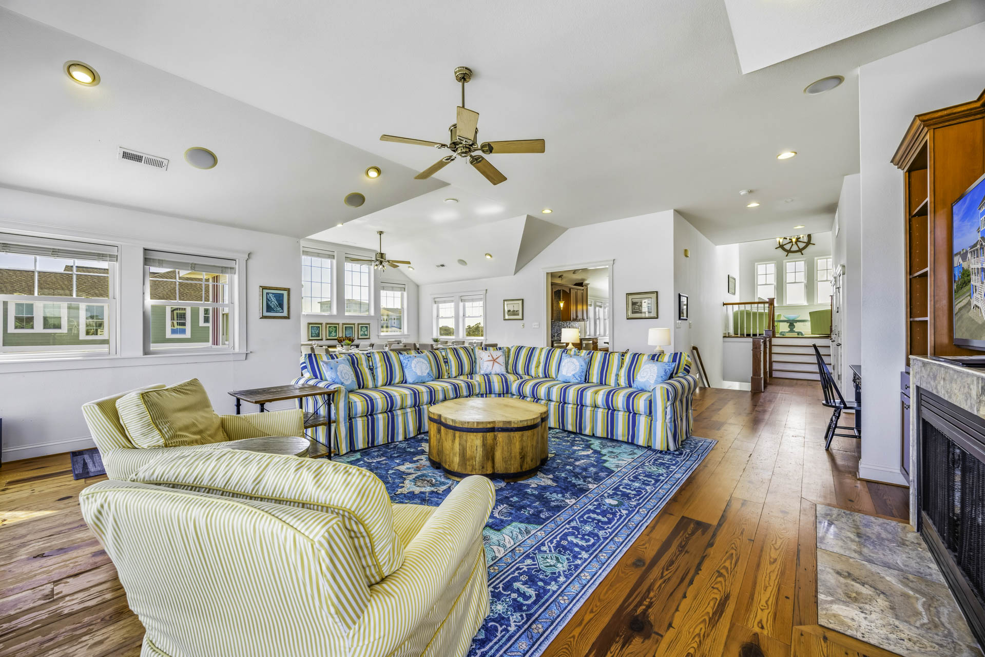 Surf Or Sound Realty 564 High Seas Great Room 3