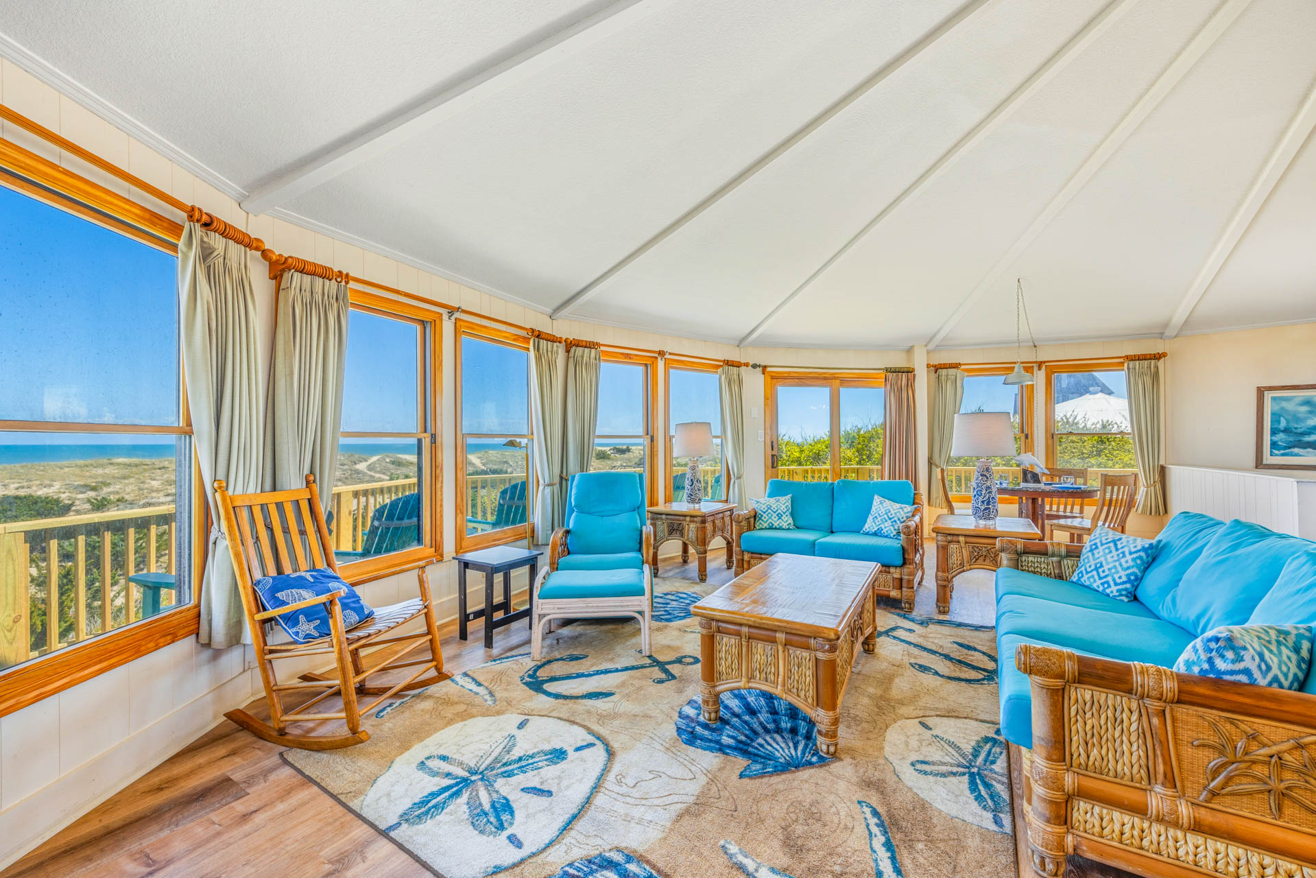 Surf Or Sound Realty 914 Cottage On The Dune Great Room 3