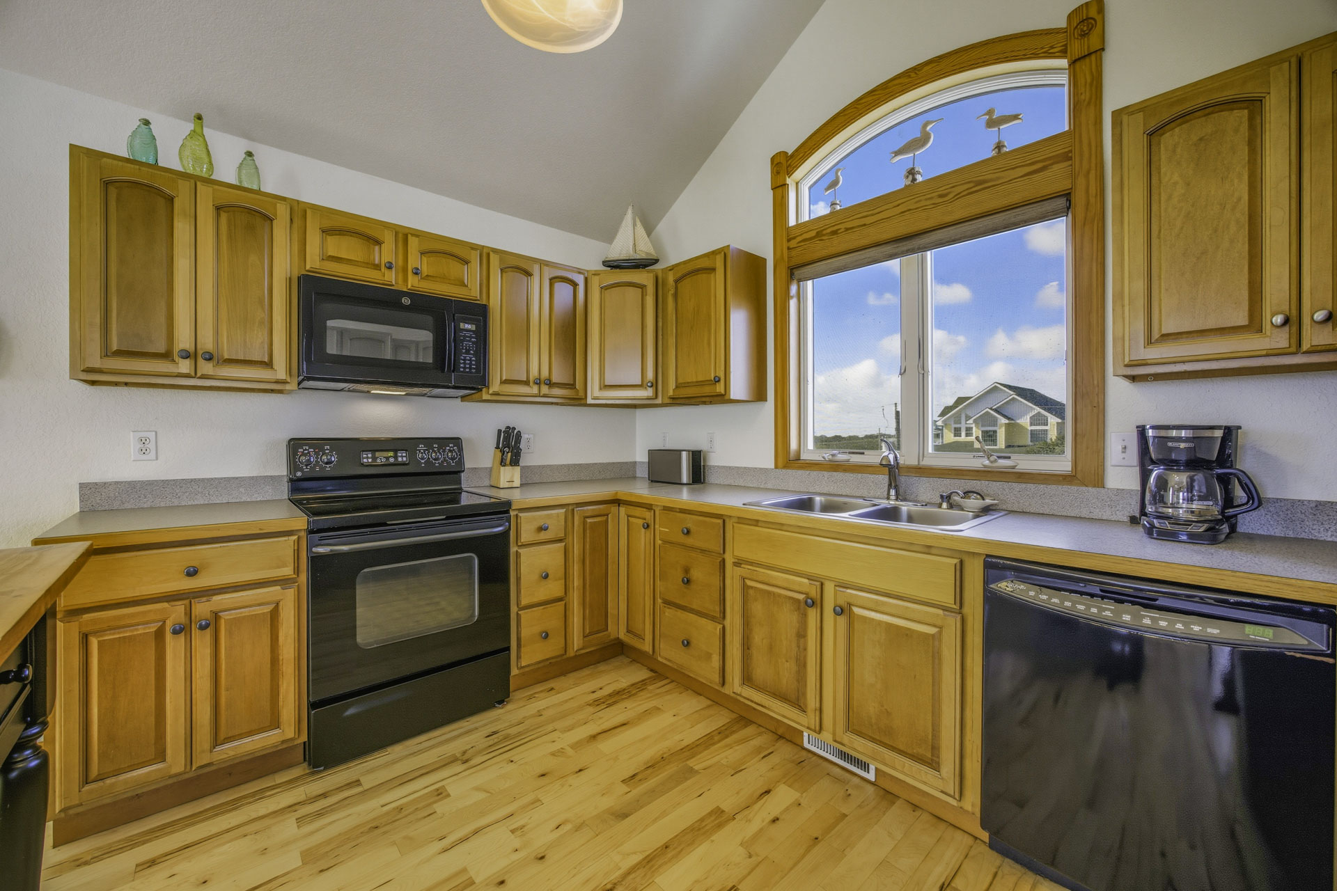 Surf Or Sound Realty 451 Five Fathoms Kitchen 2