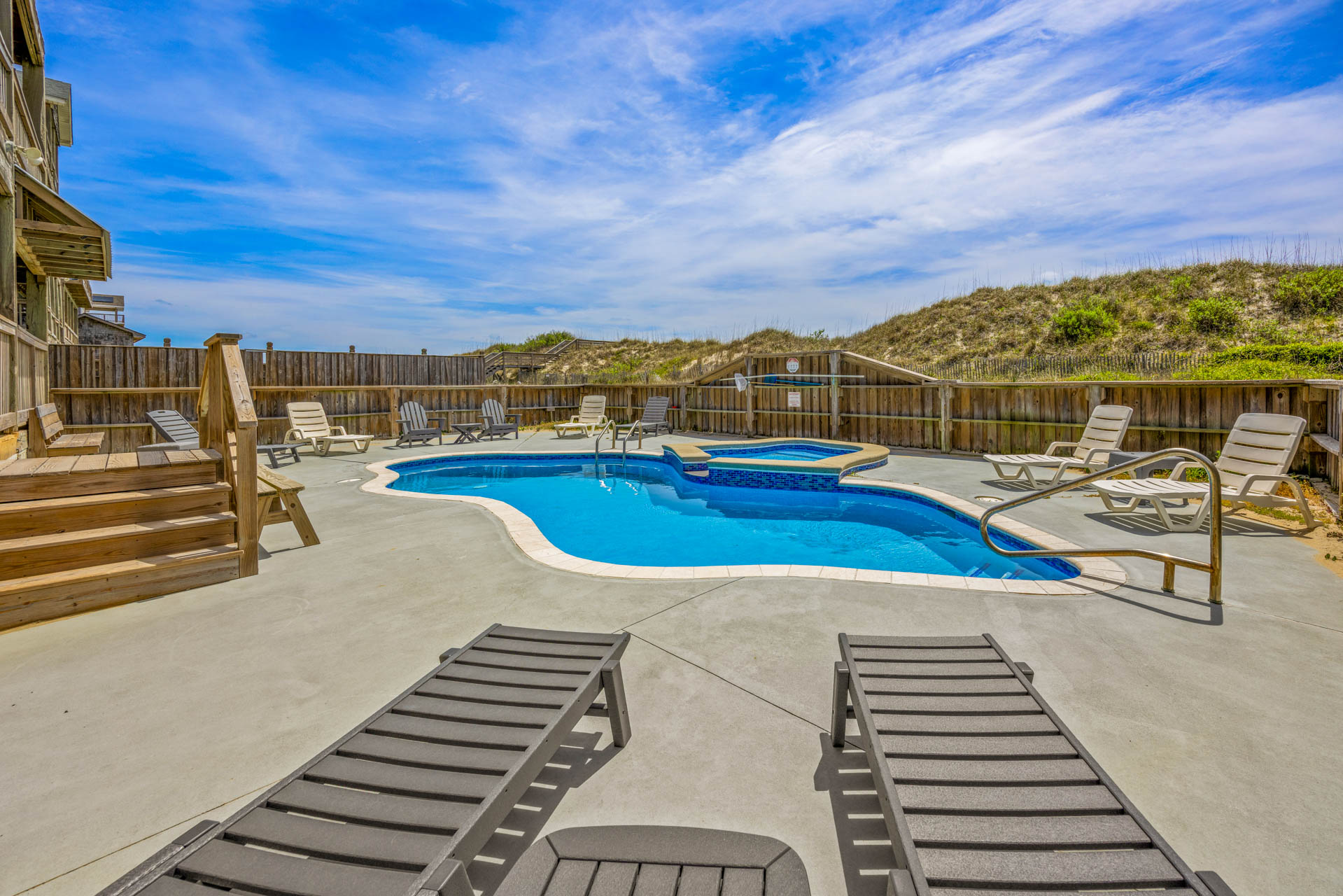 Surf Or Sound Realty 1065 Shorehouse Pool Area 4