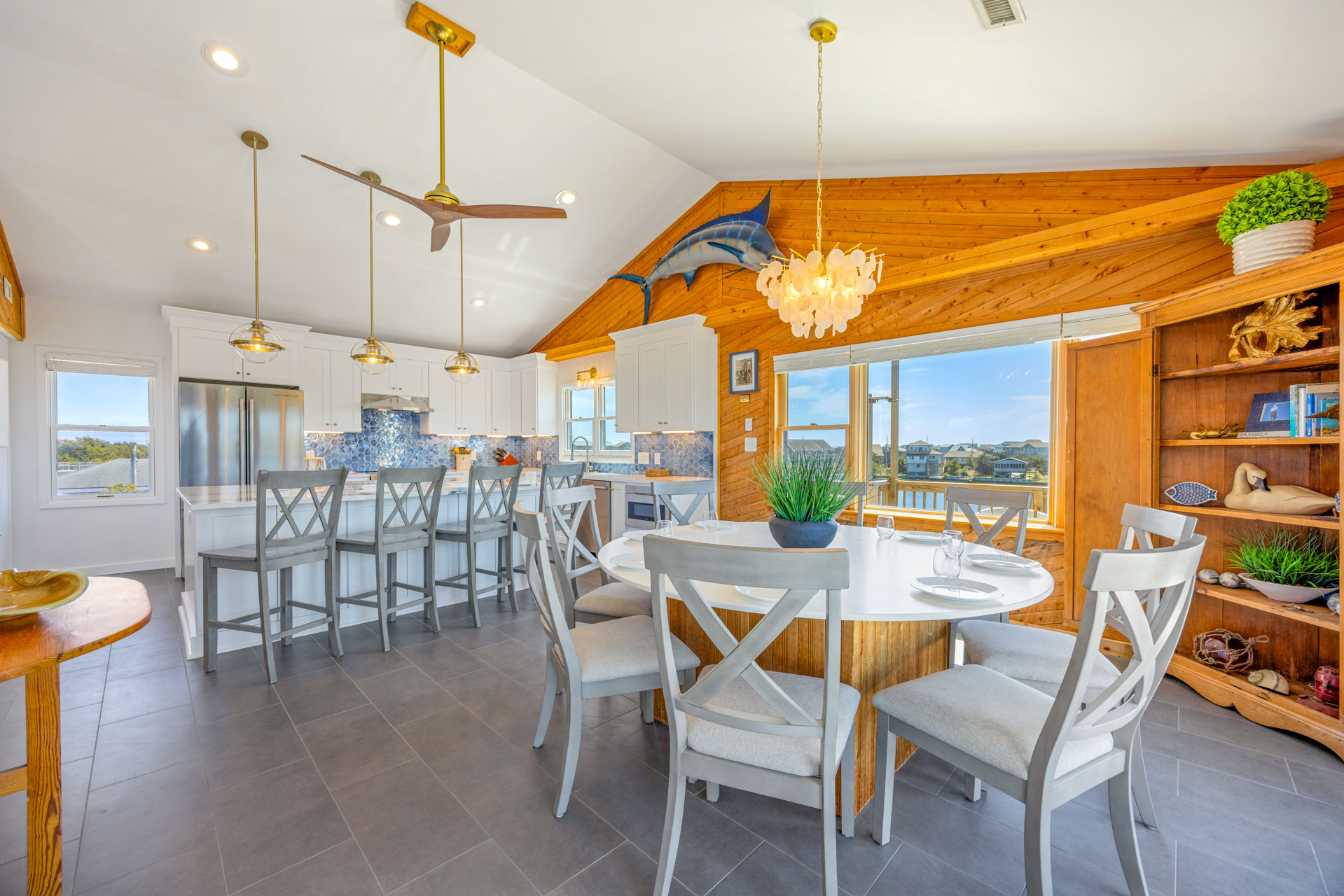 Surf Or Sound Realty 1206 Robert's Diversion Dining Area 3