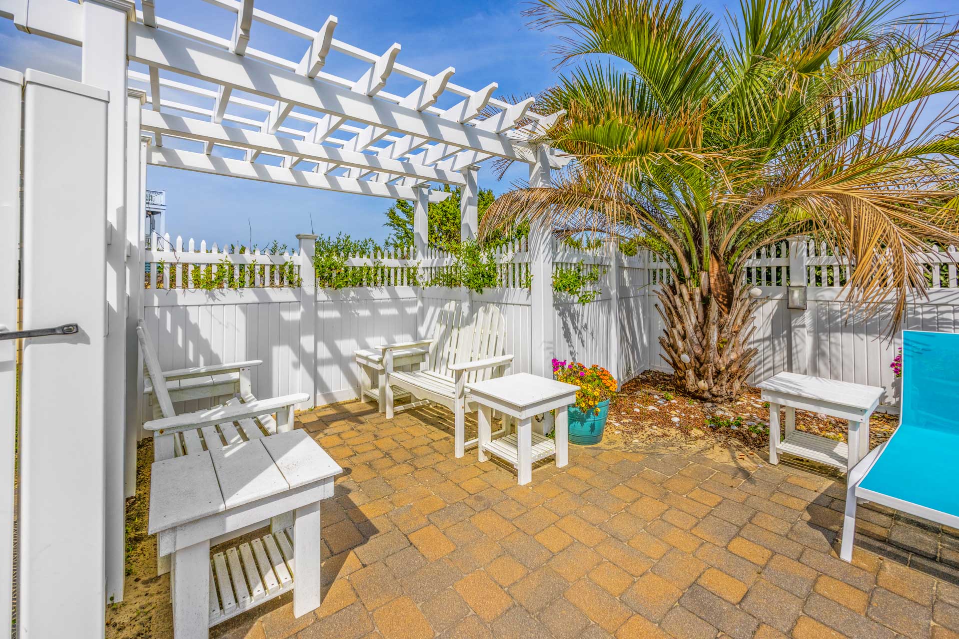 Surf Or Sound Realty 333 Bramasole Pool Area 4