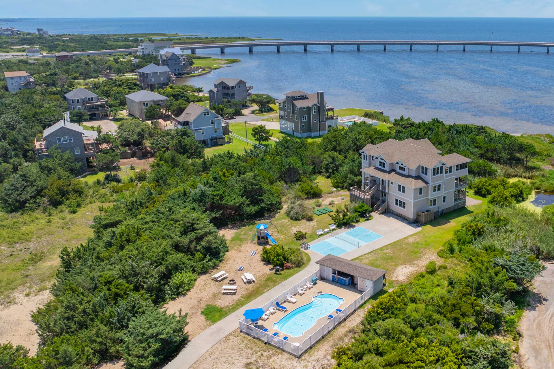 Surf Or Sound Realty 566 La Familia Exterior 3