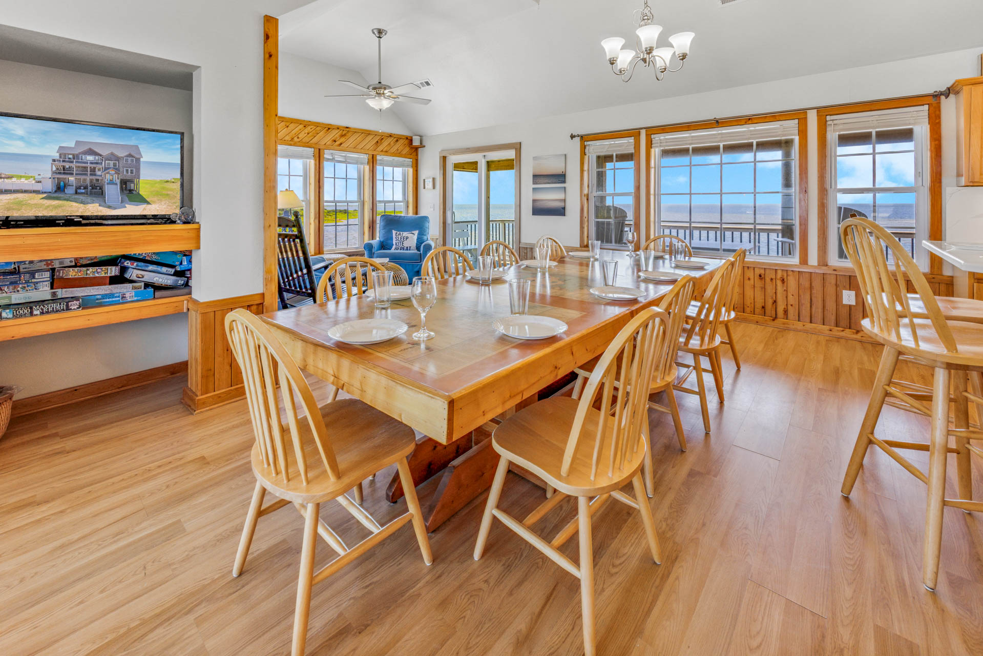 Surf Or Sound Realty 896 Sound Effect Dining Area 2