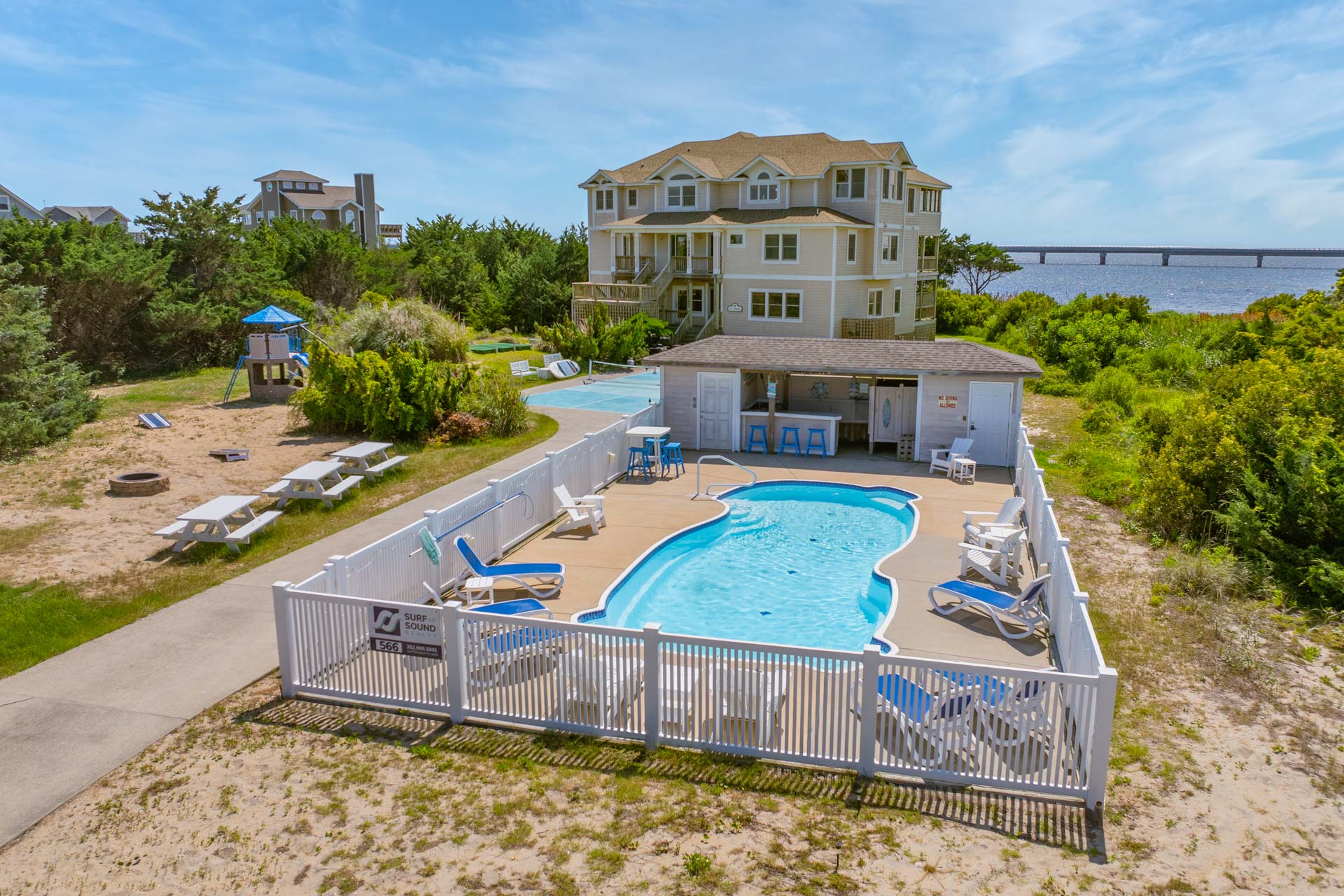 Surf Or Sound Realty 566 La Familia Exterior 1