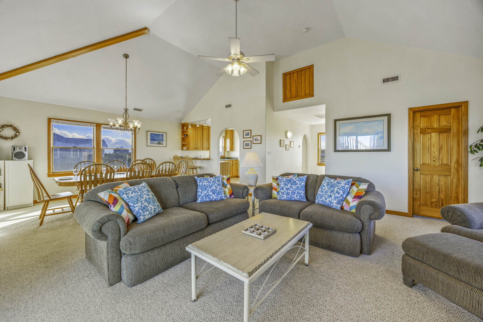 Surf Or Sound Realty 273 Salvo Vera Great Room 5