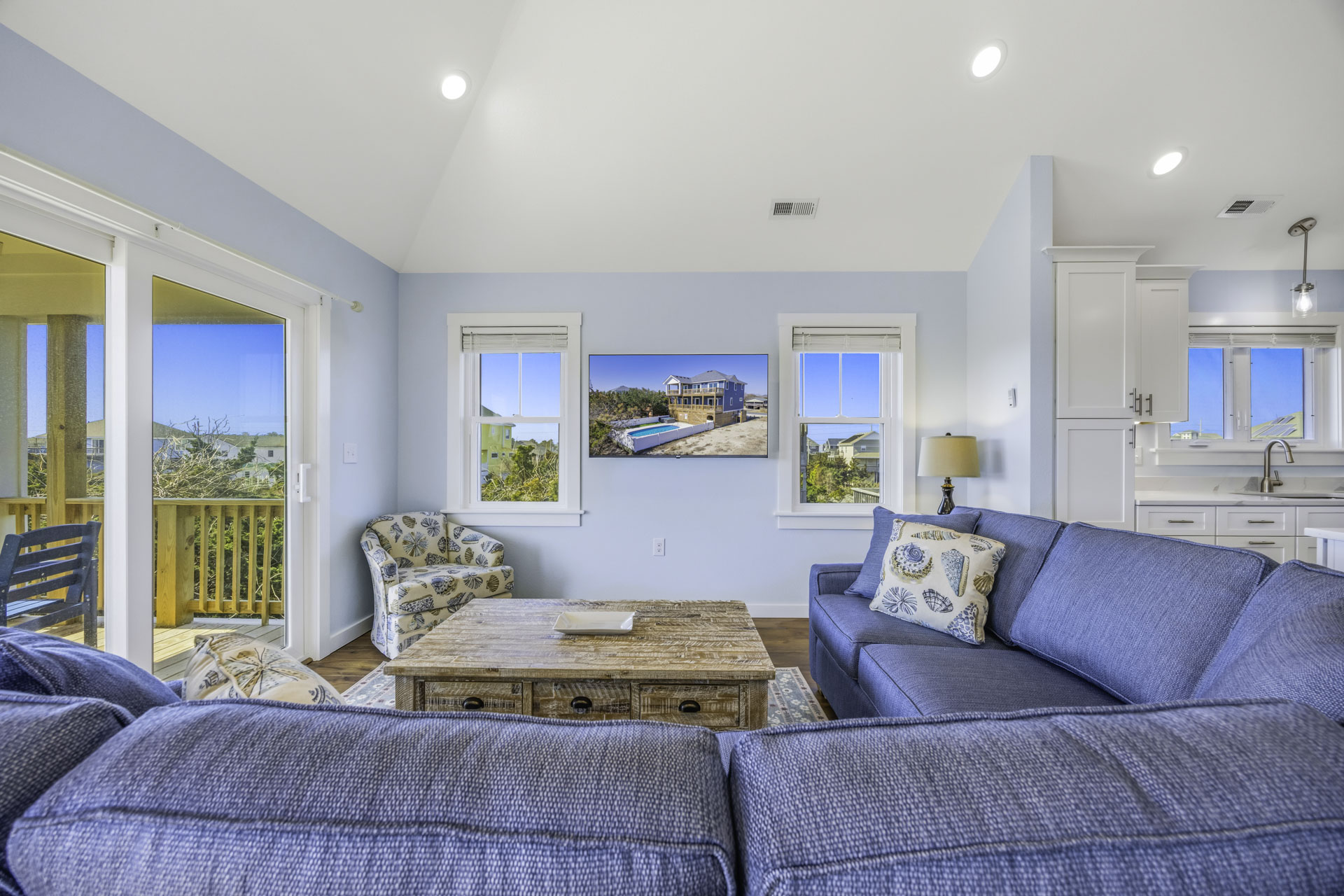 Surf Or Sound Realty 1237 Bella Salvo Great Room 2