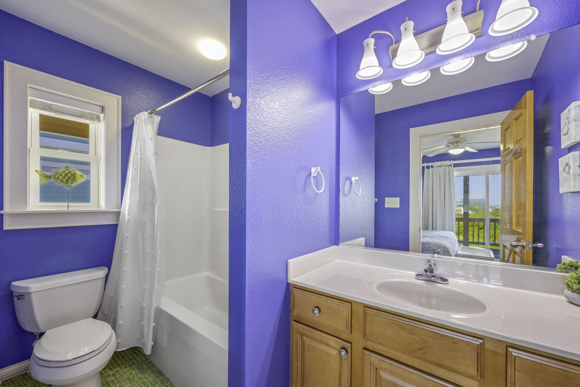 Surf Or Sound Realty 499 Jamaican Me Happy Bedroom 4 3