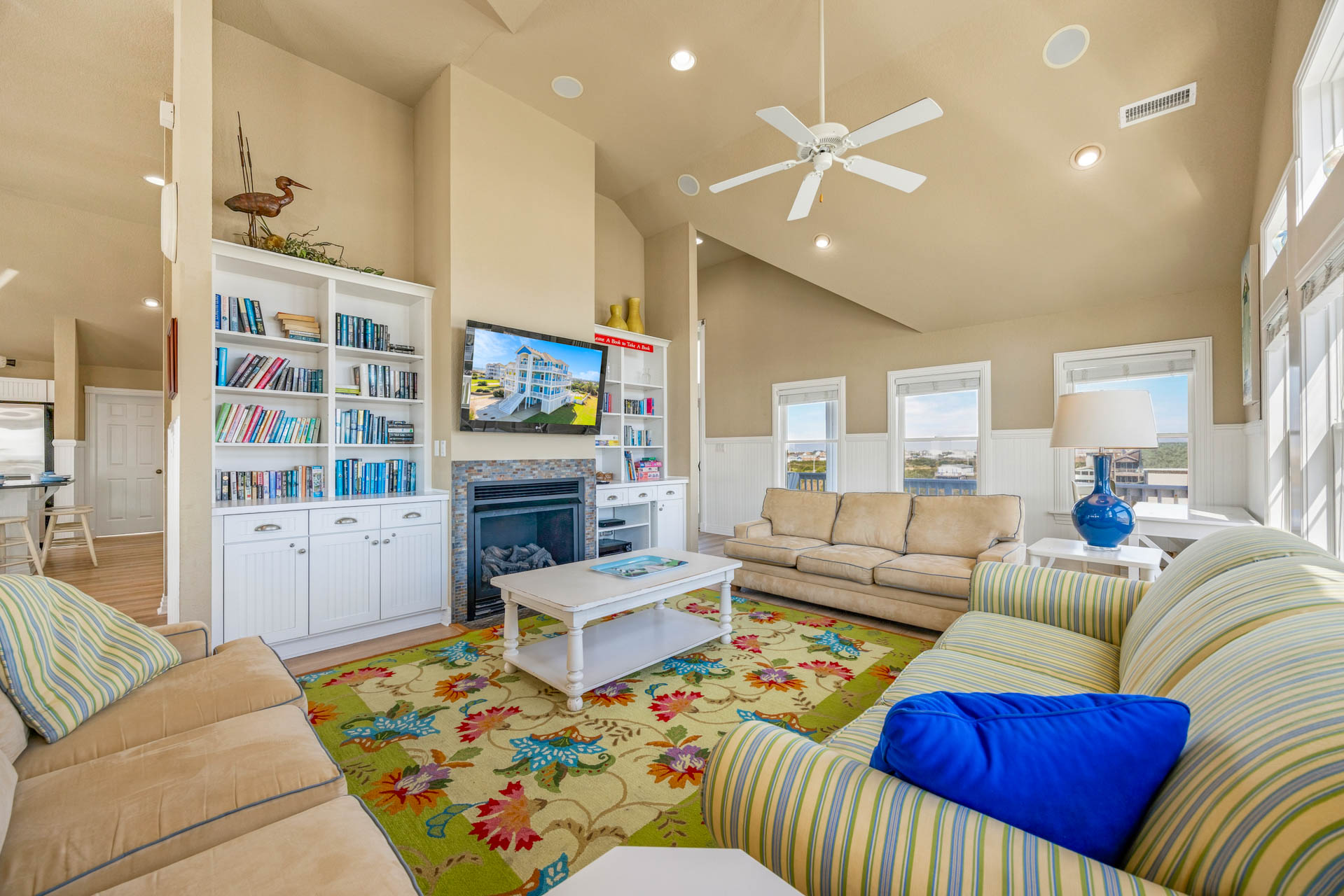 Surf Or Sound Realty 569 Cape Winds Great Room 2