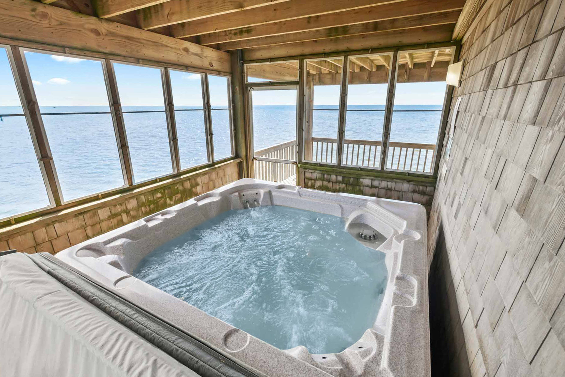 Surf Or Sound Realty 165 Aeolus Hot Tub
