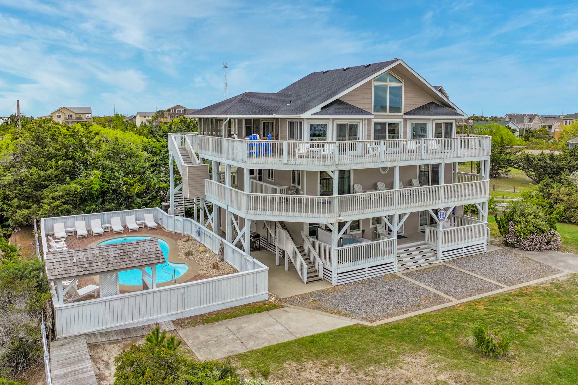 Surf Or Sound Realty 638 The Hatteras House Exterior 3