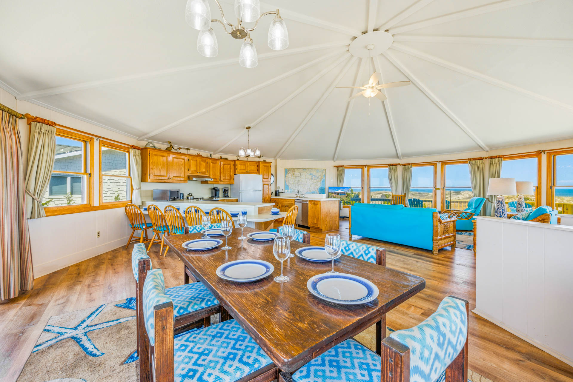 Surf Or Sound Realty 914 Cottage On The Dune Dining Area 3