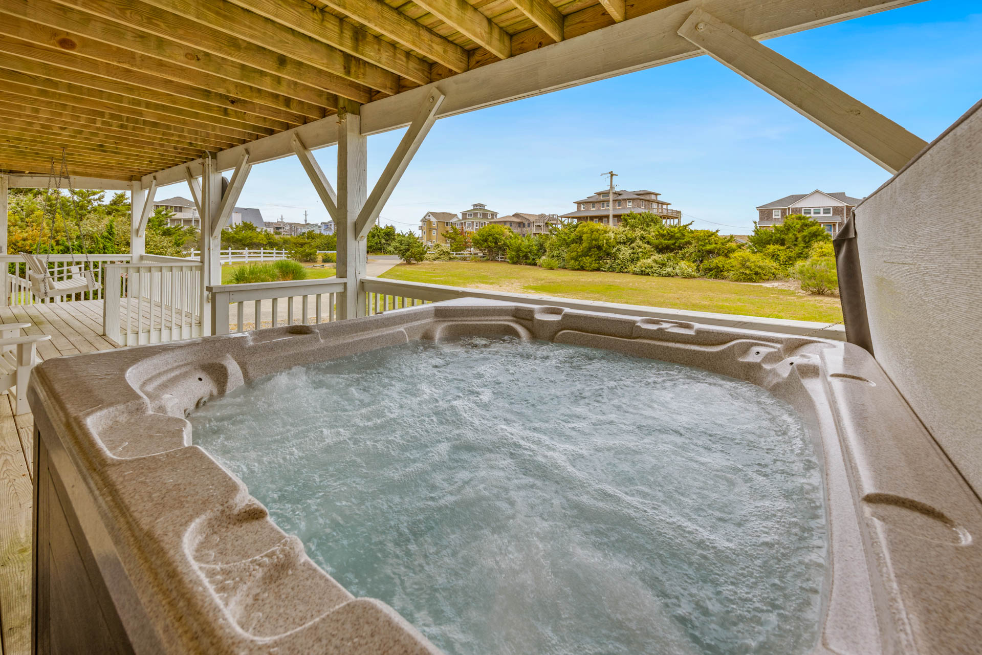 Surf Or Sound Realty 638 The Hatteras House Hot Tub 2